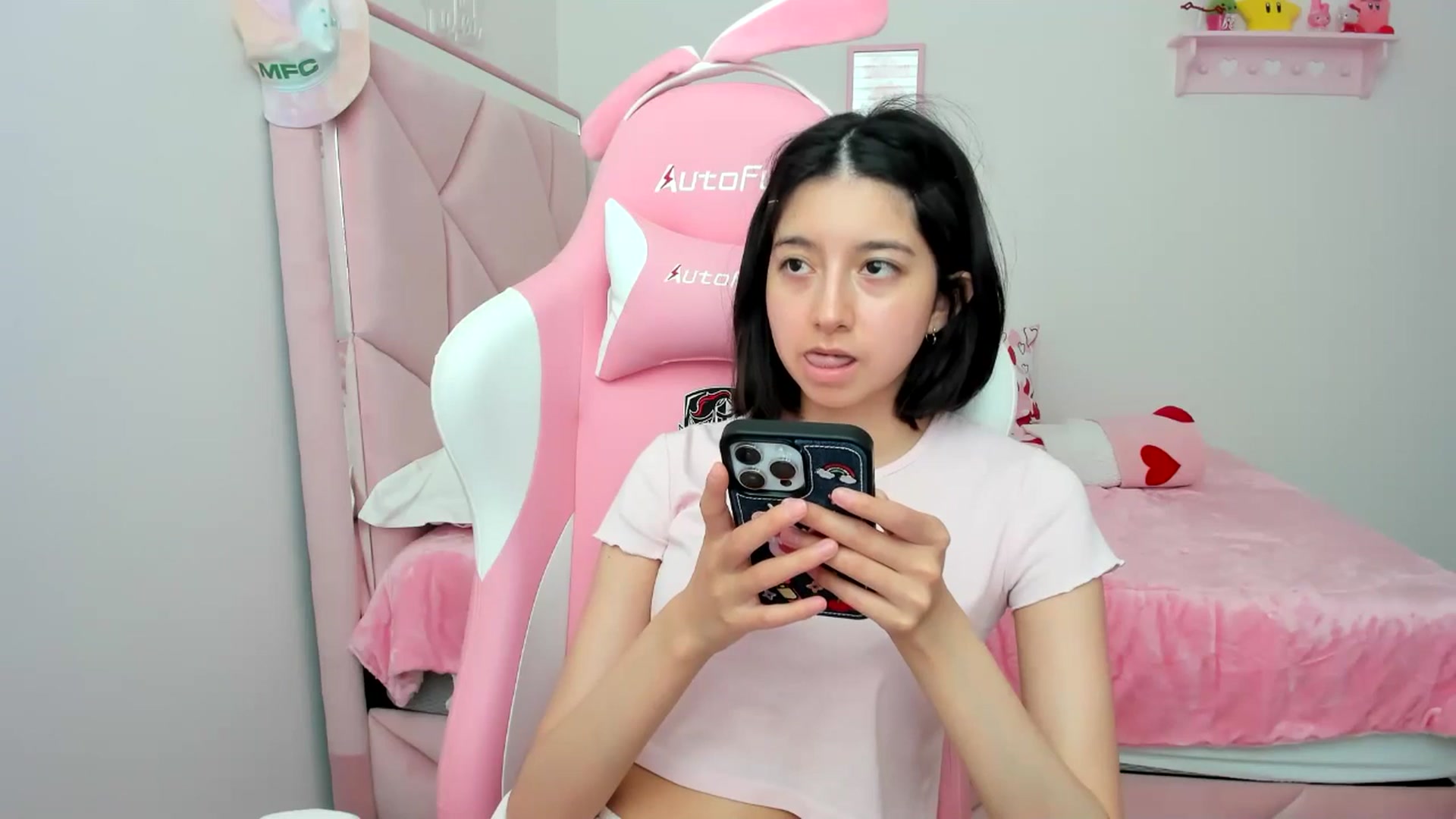 Gallery image thumbnail from Cherrycute666's myfreecams stream on, 04/15/2024, 22:14 image 15 of 20