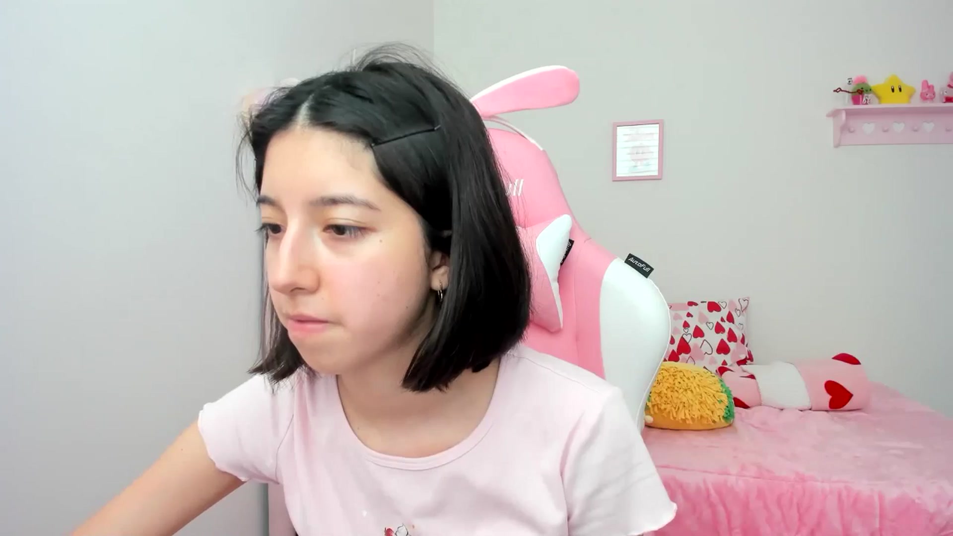 Gallery image thumbnail from Cherrycute666's myfreecams stream on, 04/15/2024, 22:14 image 18 of 20