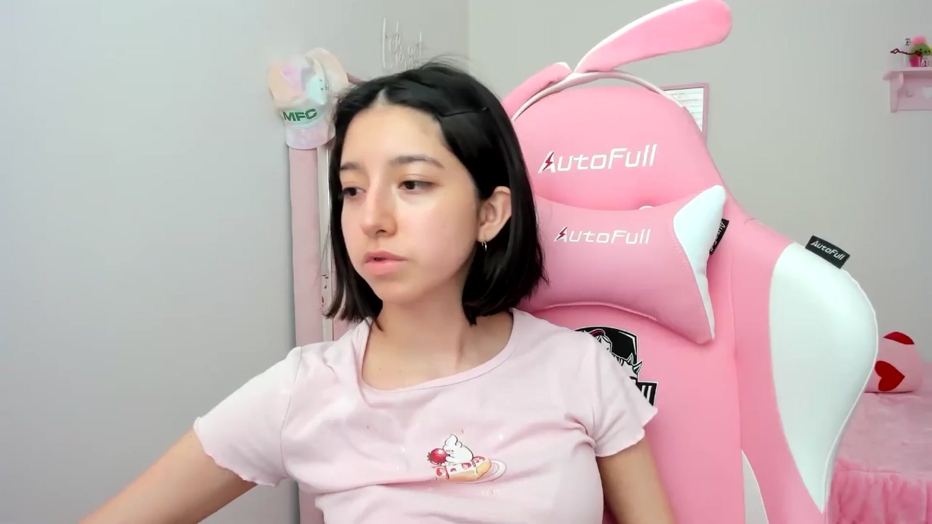 Gallery image thumbnail from Cherrycute666's myfreecams stream on, 04/15/2024, 22:14 image 20 of 20