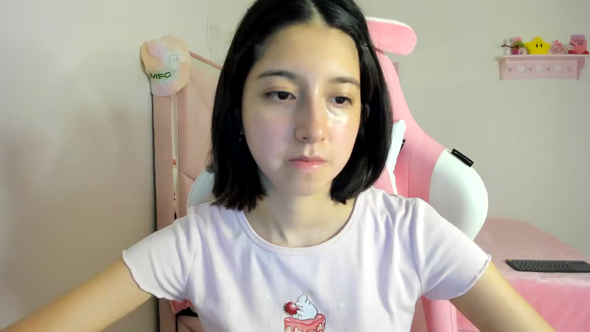 Gallery image thumbnail from Cherrycute666's myfreecams stream on, 04/16/2024, 06:54 image 3 of 20