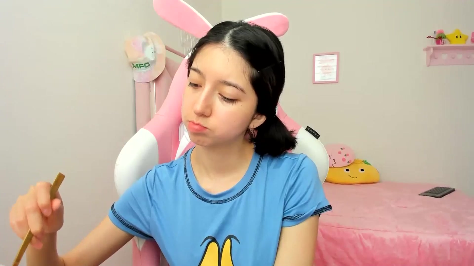Gallery image thumbnail from Cherrycute666's myfreecams stream on, 04/16/2024, 19:53 image 14 of 20