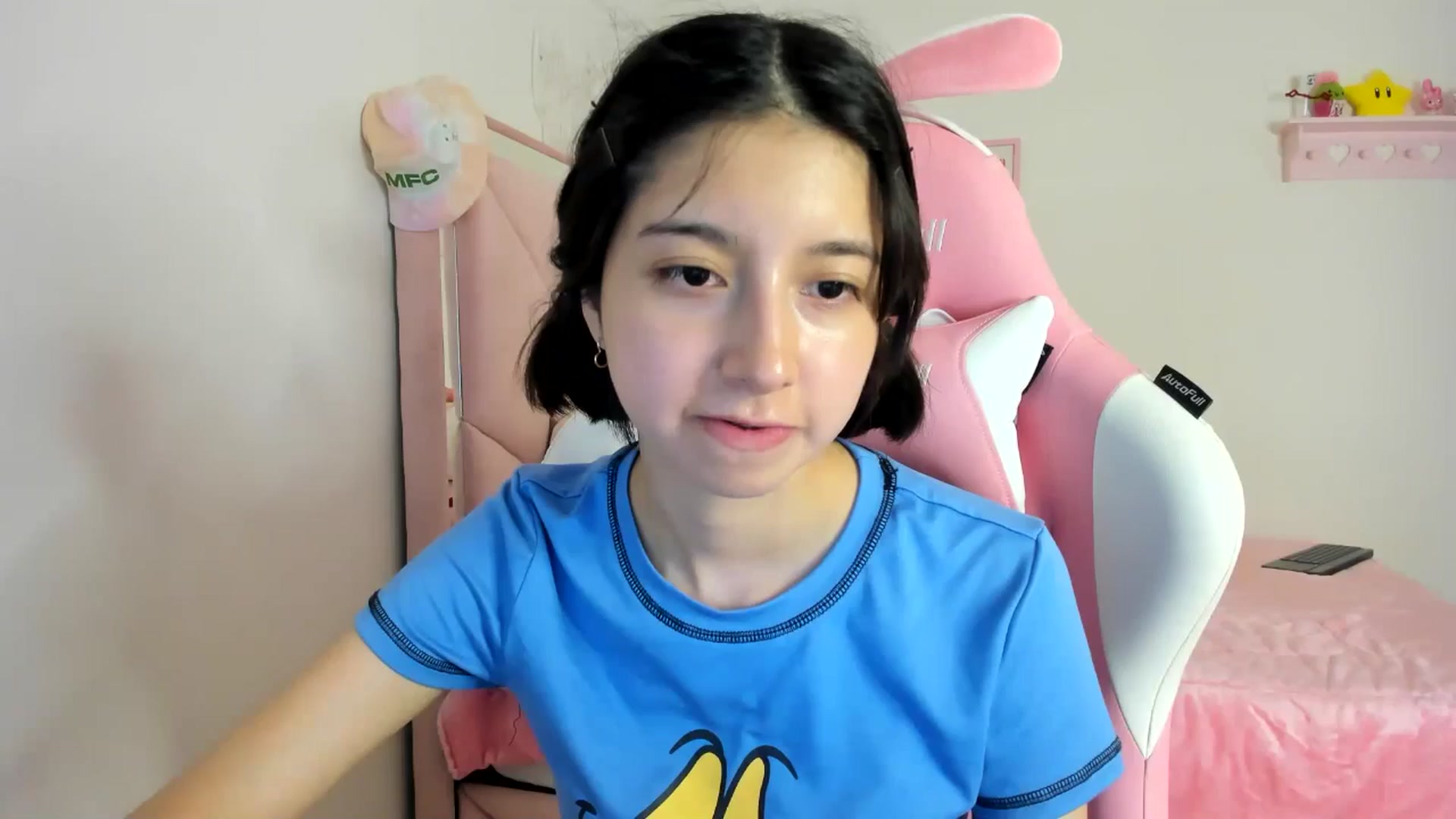 Gallery image thumbnail from Cherrycute666's myfreecams stream on, 04/17/2024, 05:31 image 17 of 20