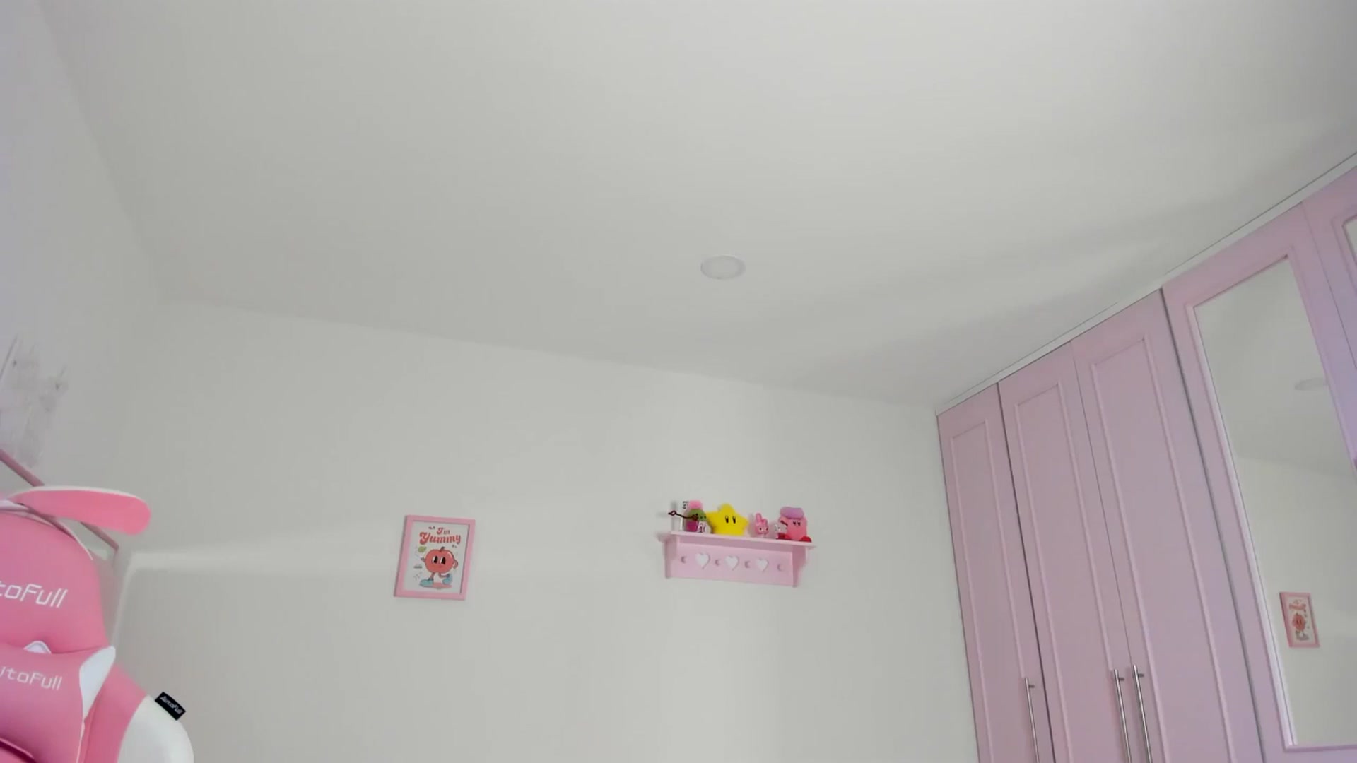Gallery image thumbnail from Cherrycute666's myfreecams stream on, 04/17/2024, 05:31 image 2 of 20