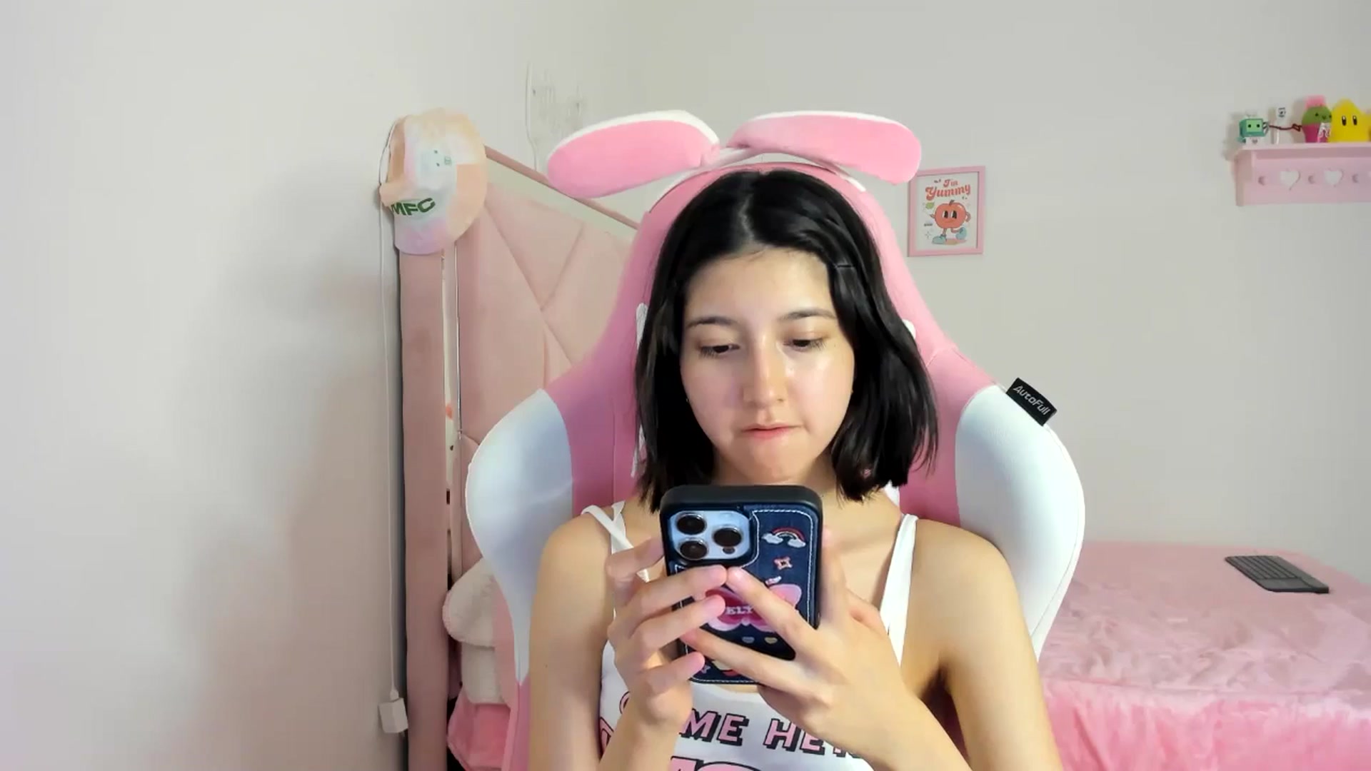 Gallery image thumbnail from Cherrycute666's myfreecams stream on, 04/19/2024, 04:56 image 16 of 20