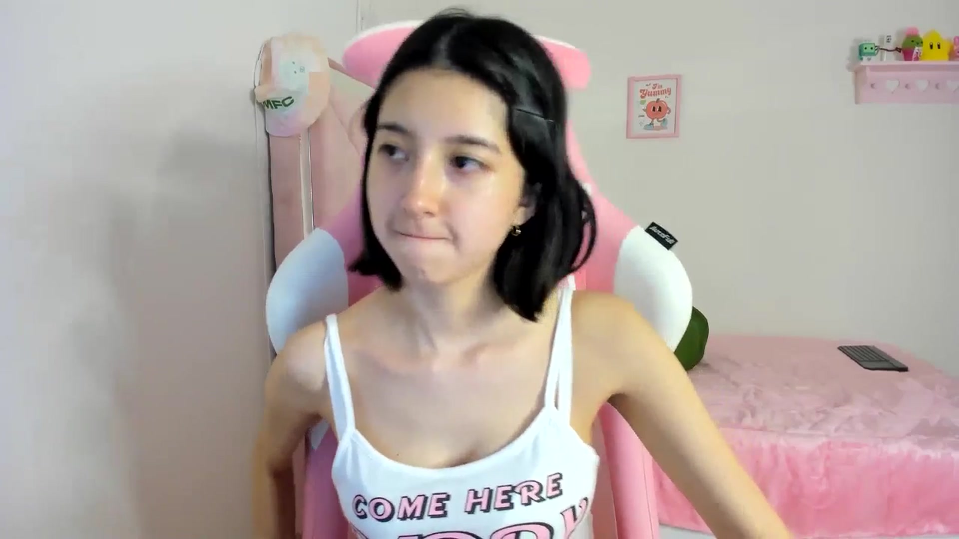 Gallery image thumbnail from Cherrycute666's myfreecams stream on, 04/19/2024, 04:56 image 7 of 20
