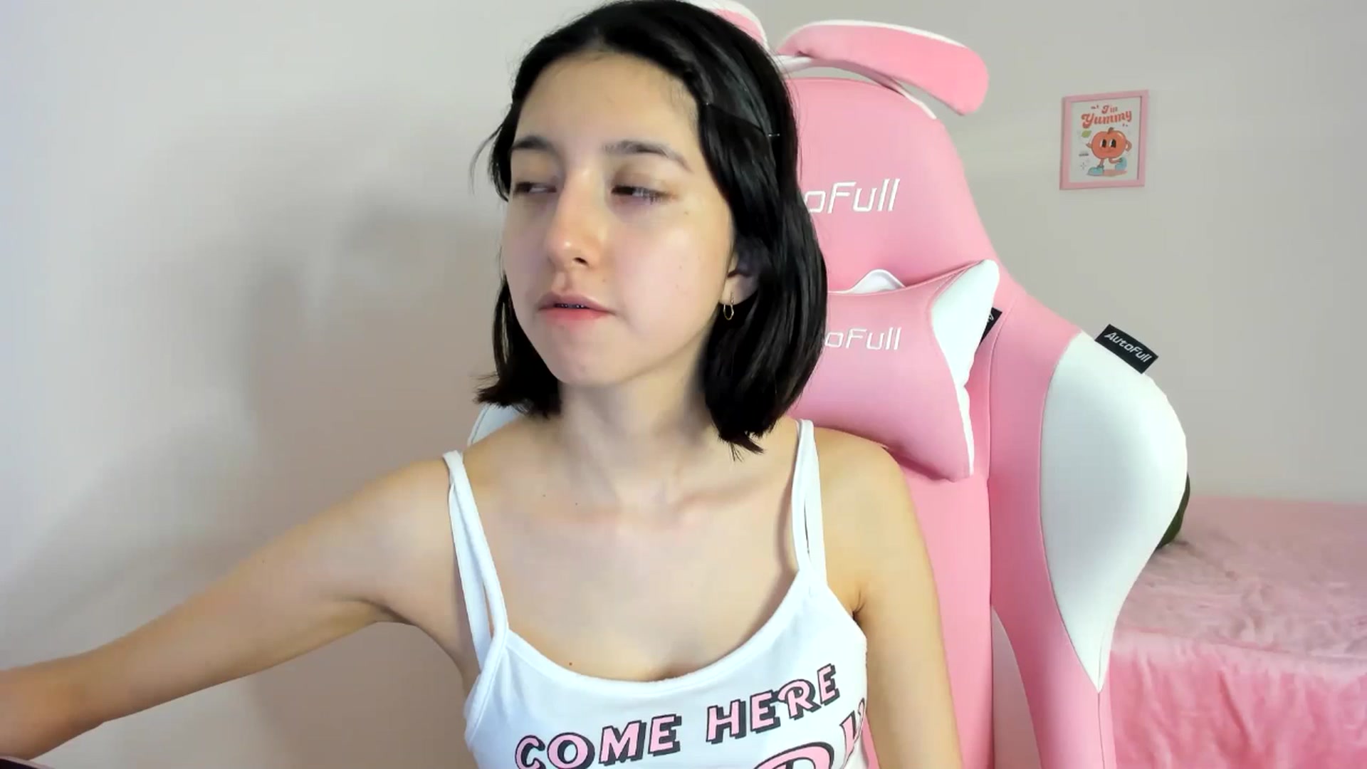 Gallery image thumbnail from Cherrycute666's myfreecams stream on, 04/19/2024, 04:56 image 9 of 20