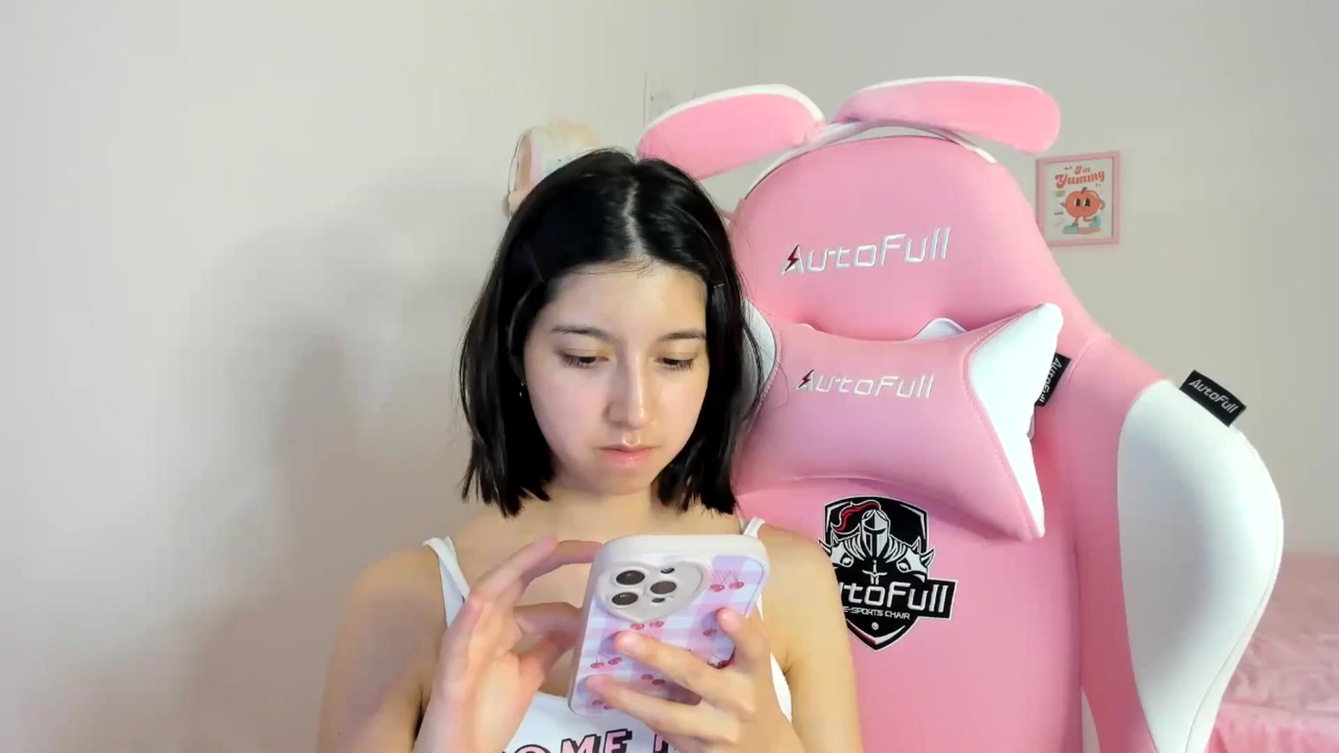 Gallery image thumbnail from Cherrycute666's myfreecams stream on, 04/19/2024, 04:56 image 19 of 20