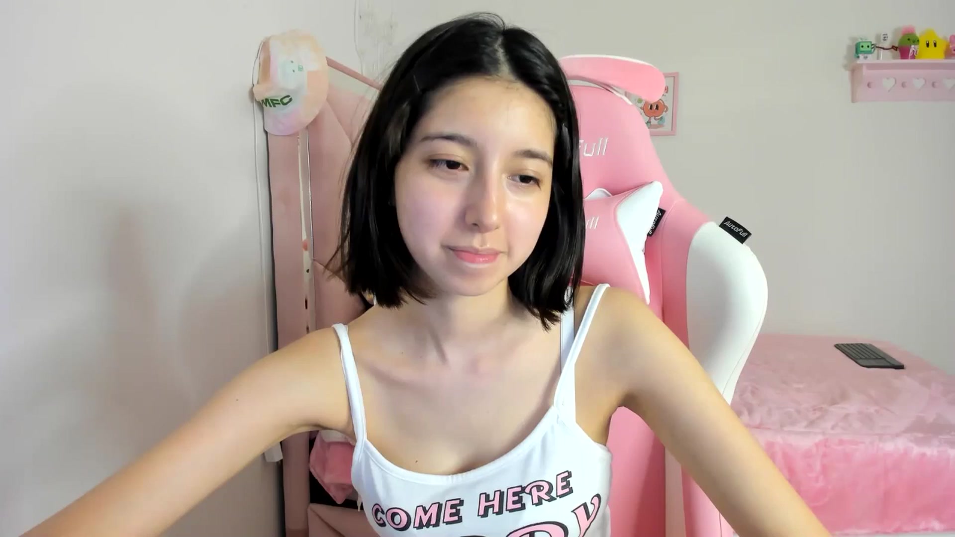 Gallery image thumbnail from Cherrycute666's myfreecams stream on, 04/19/2024, 04:56 image 1 of 20