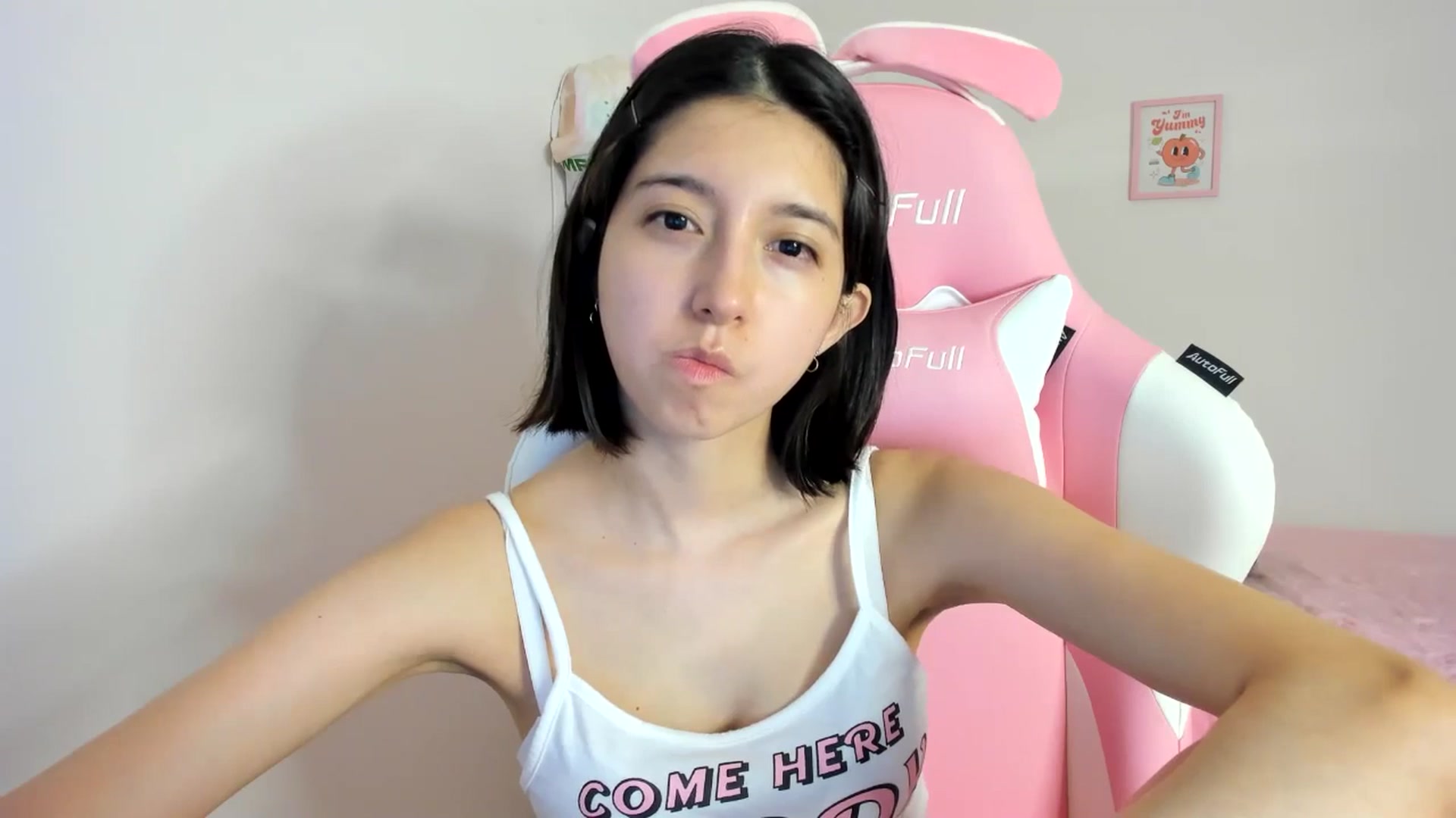 Gallery image thumbnail from Cherrycute666's myfreecams stream on, 04/19/2024, 04:56 image 10 of 20