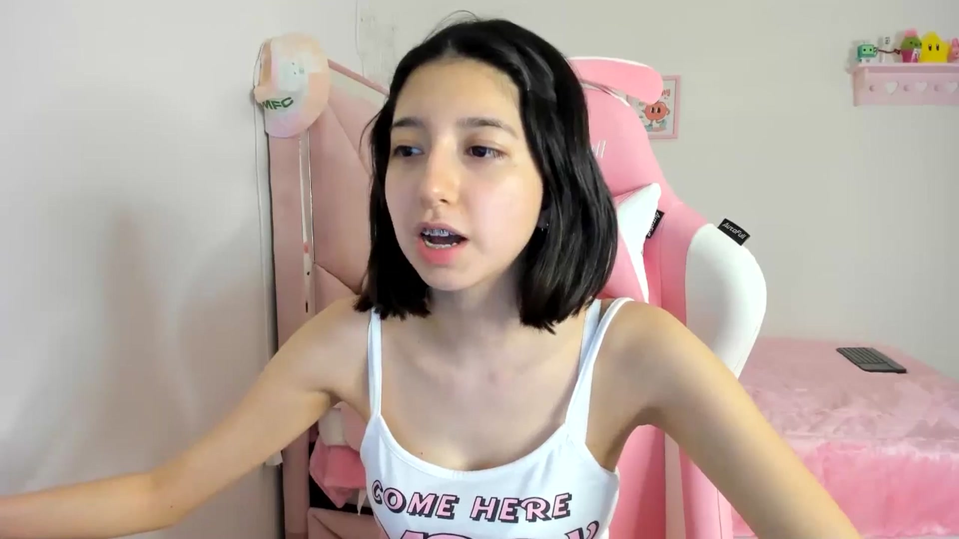 Gallery image thumbnail from Cherrycute666's myfreecams stream on, 04/19/2024, 04:56 image 2 of 20