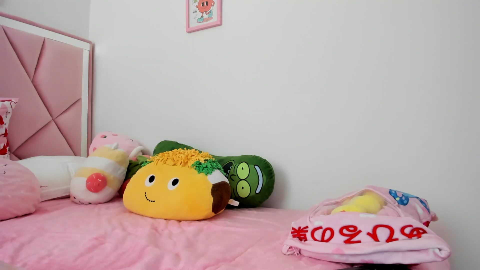 Gallery image thumbnail from Cherrycute666's myfreecams stream on, 04/19/2024, 23:36 image 13 of 20