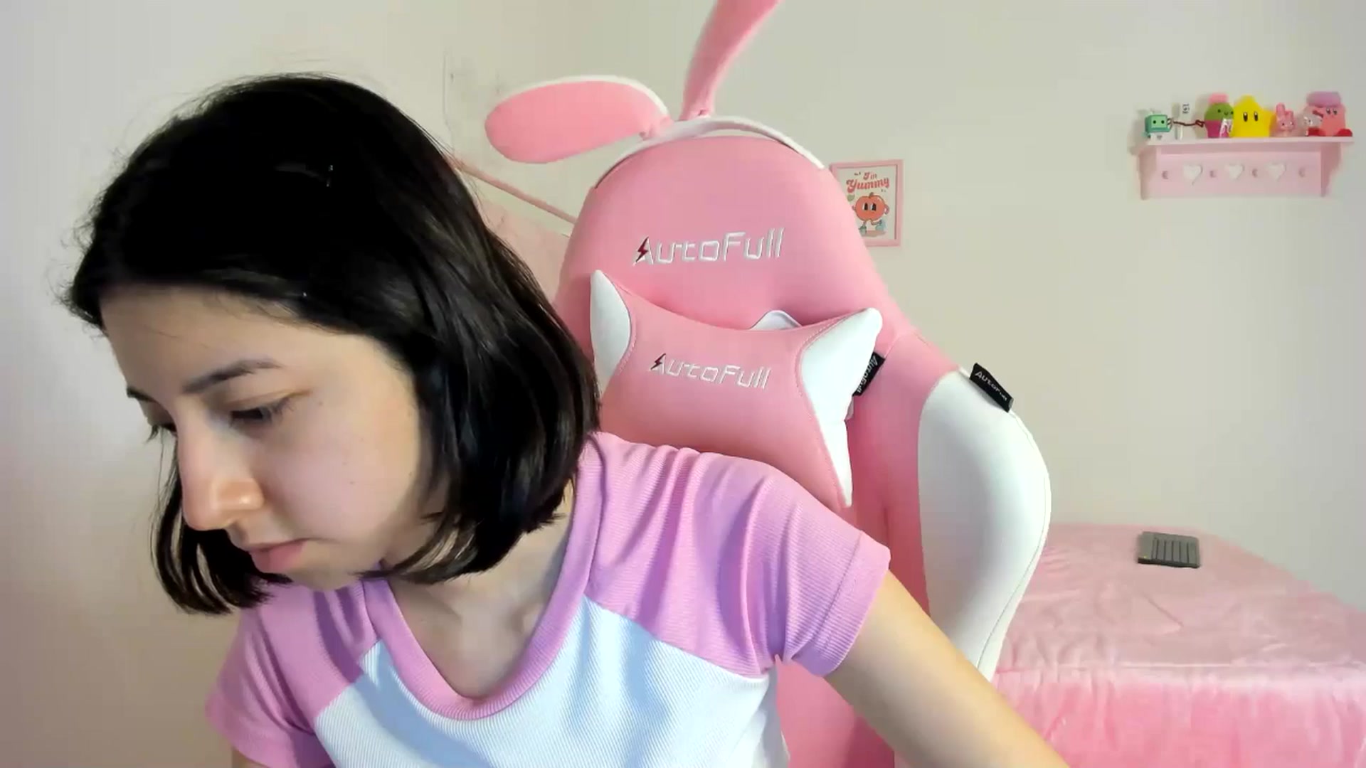 Gallery image thumbnail from Cherrycute666's myfreecams stream on, 04/20/2024, 08:46 image 10 of 20