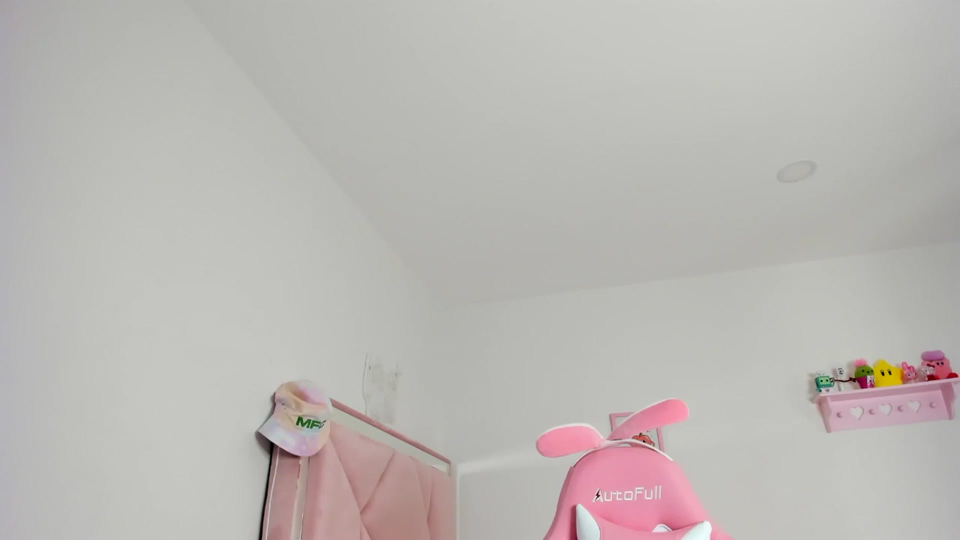 Gallery image thumbnail from Cherrycute666's myfreecams stream on, 04/20/2024, 08:46 image 17 of 20