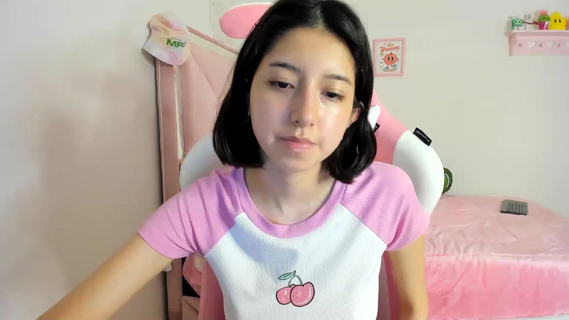 Gallery image thumbnail from Cherrycute666's myfreecams stream on, 04/20/2024, 08:46 image 14 of 20