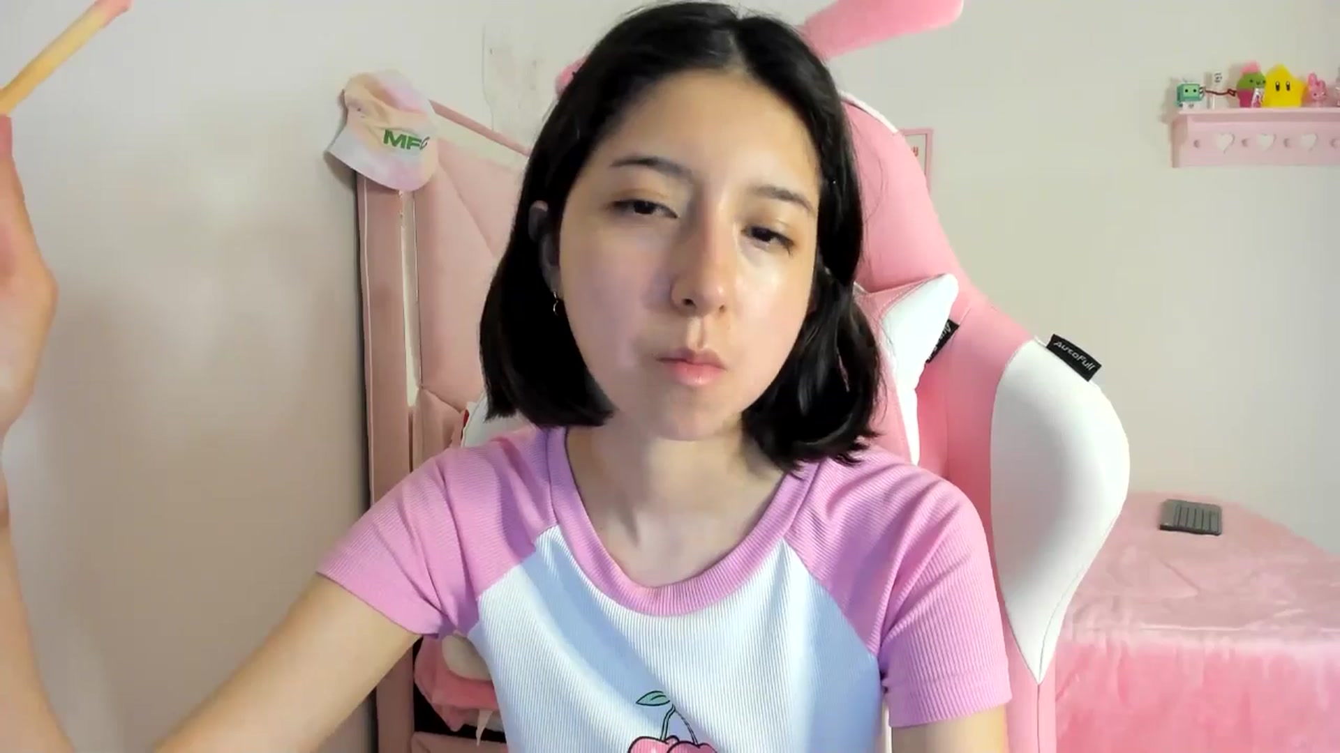 Gallery image thumbnail from Cherrycute666's myfreecams stream on, 04/20/2024, 08:46 image 19 of 20