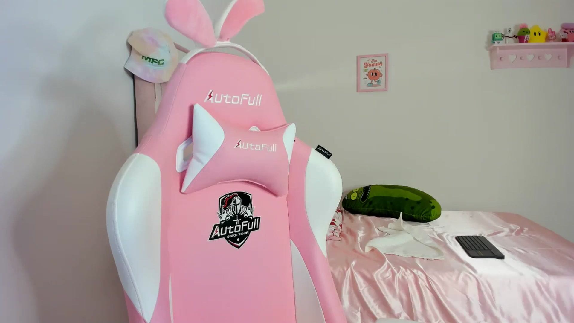 Gallery image thumbnail from Cherrycute666's myfreecams stream on, 04/28/2024, 04:38 image 10 of 20