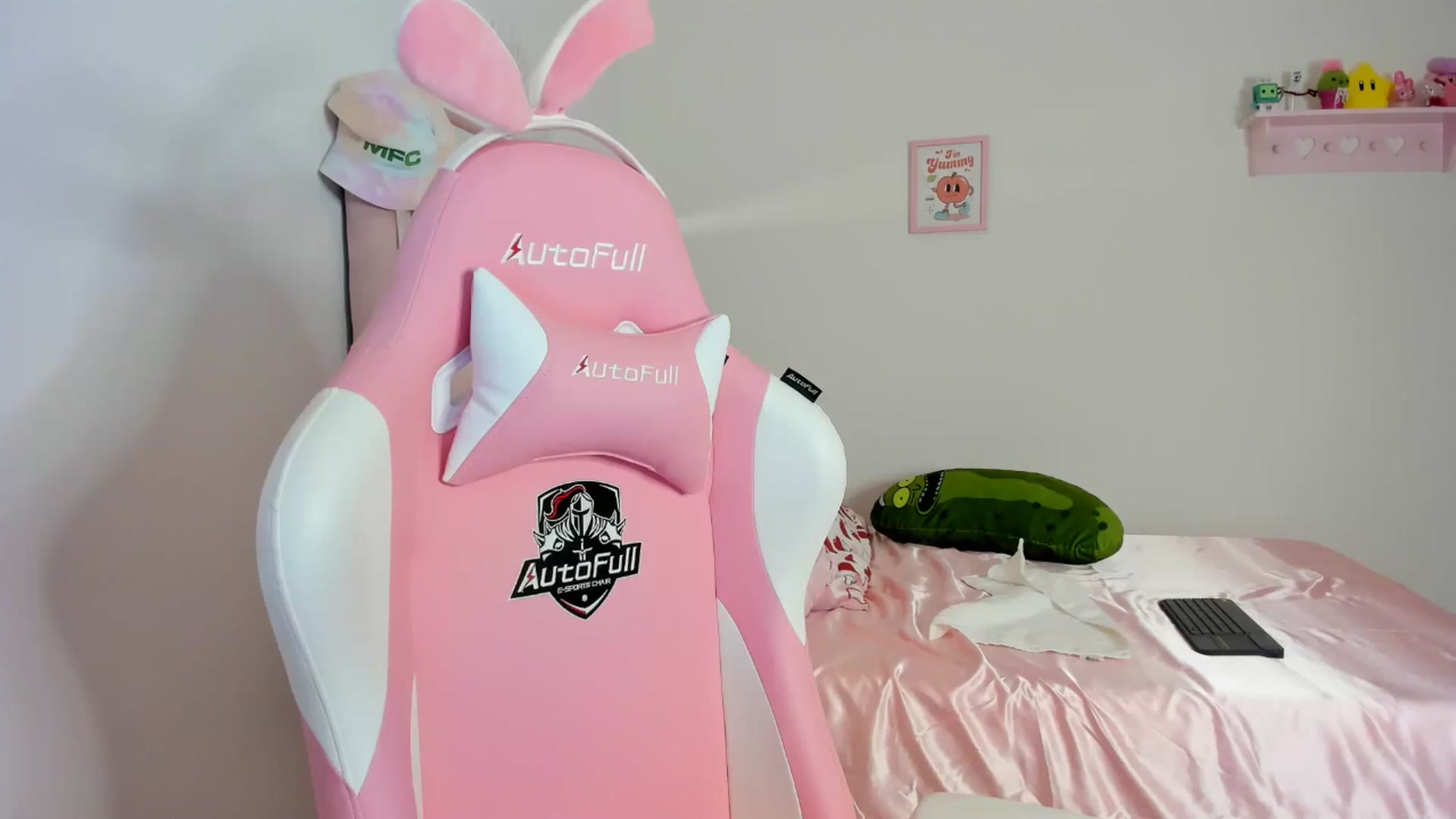Gallery image thumbnail from Cherrycute666's myfreecams stream on, 04/28/2024, 04:38 image 13 of 20