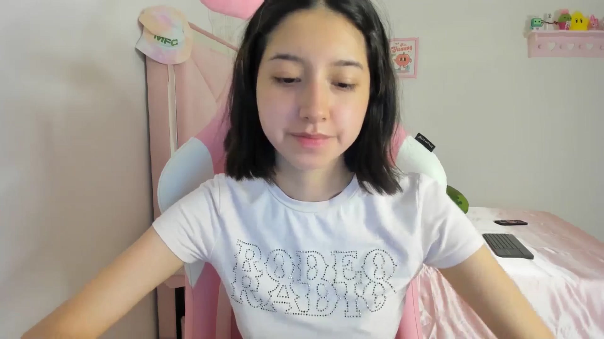 Gallery image thumbnail from Cherrycute666's myfreecams stream on, 04/28/2024, 04:38 image 5 of 20