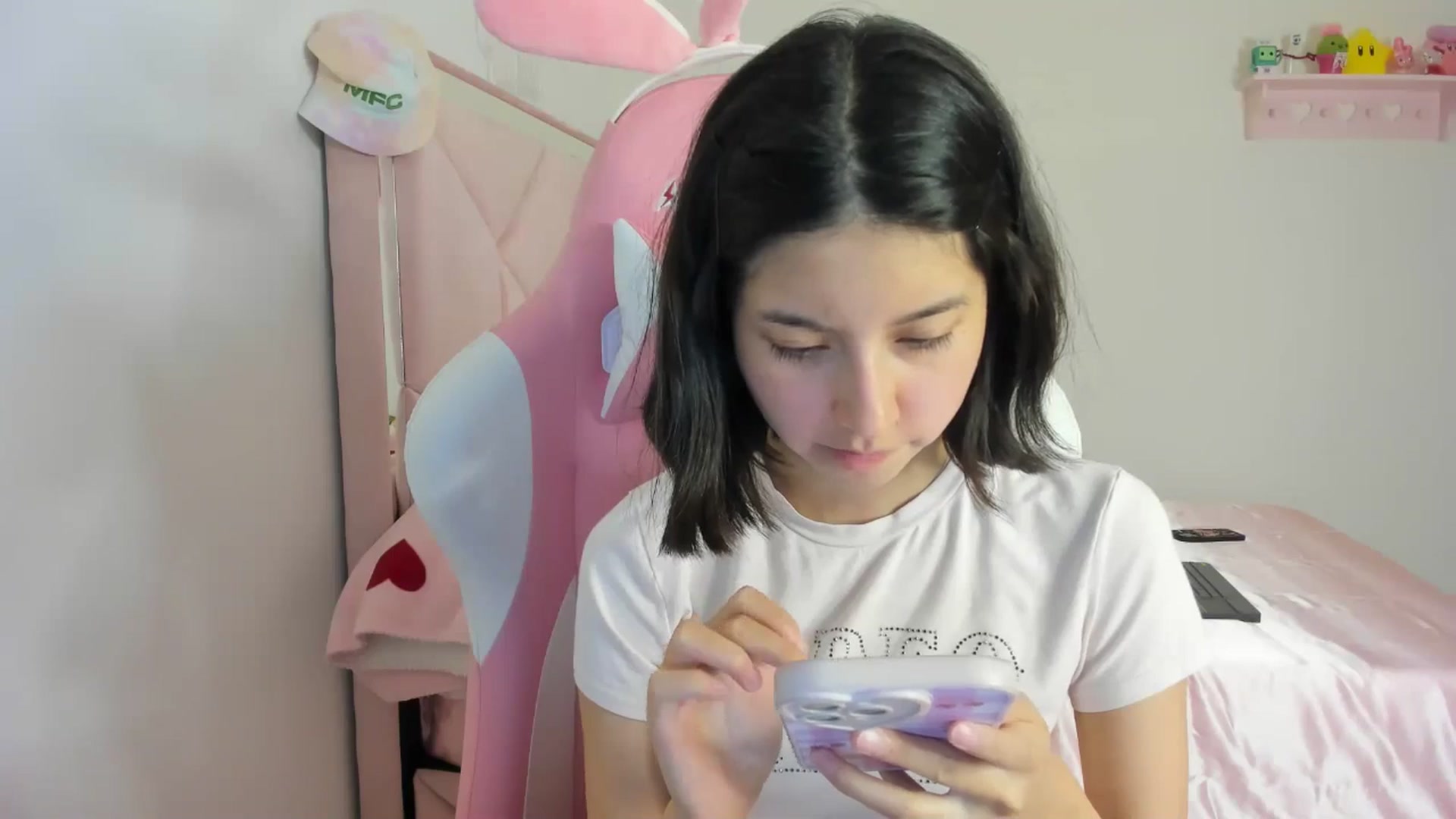 Gallery image thumbnail from Cherrycute666's myfreecams stream on, 04/28/2024, 04:38 image 7 of 20