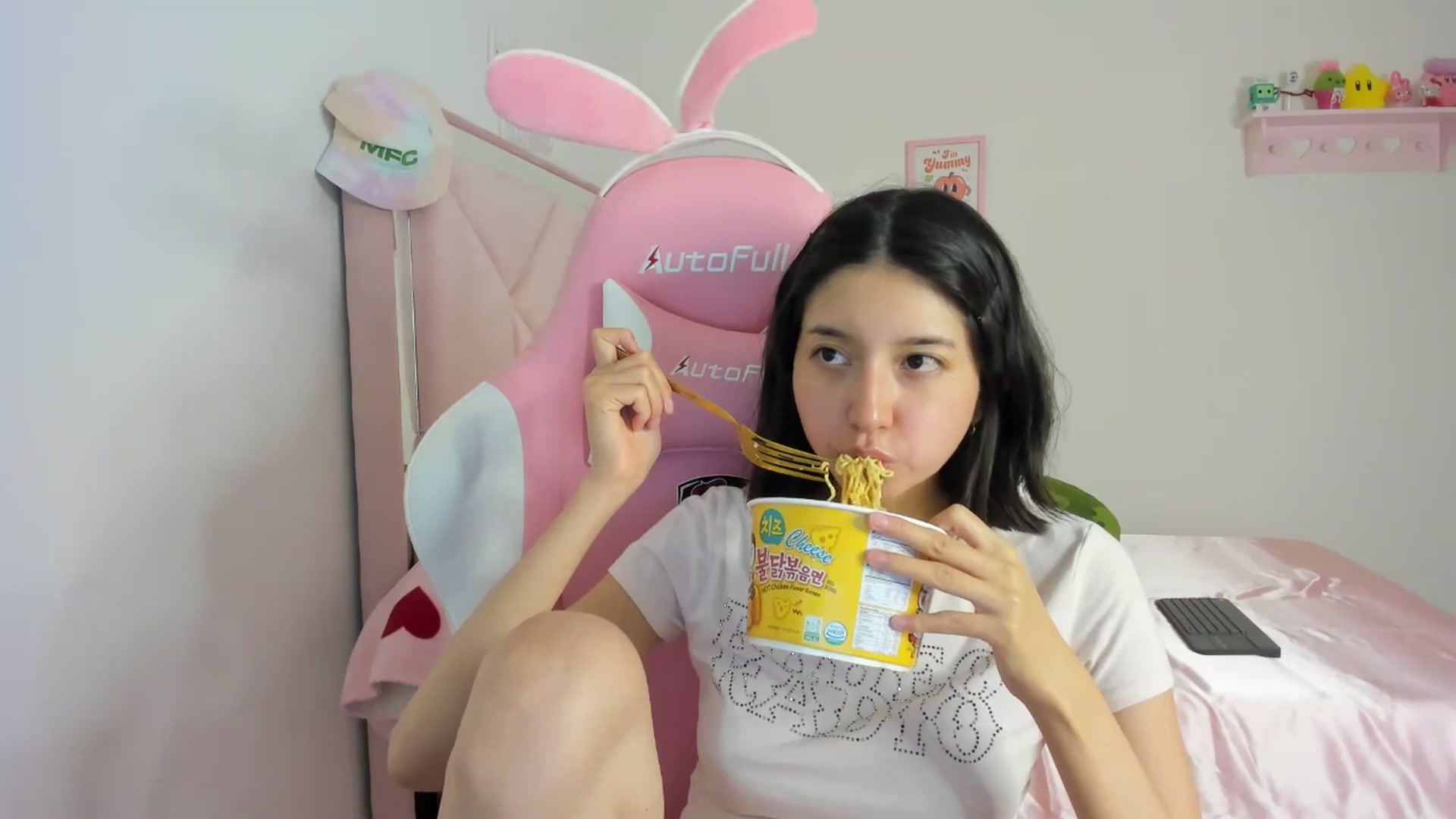 Gallery image thumbnail from Cherrycute666's myfreecams stream on, 04/28/2024, 04:38 image 11 of 20
