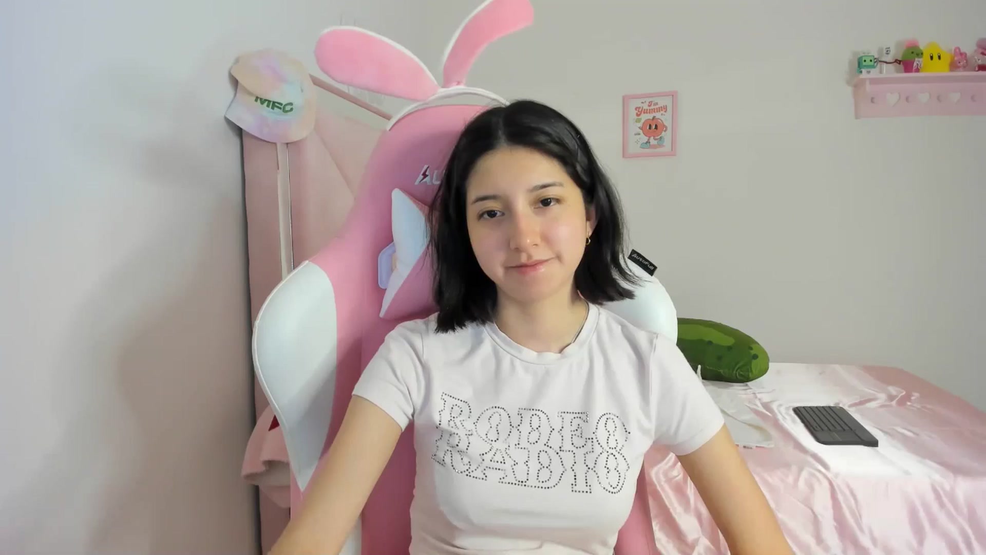 Gallery image thumbnail from Cherrycute666's myfreecams stream on, 04/28/2024, 04:38 image 15 of 20