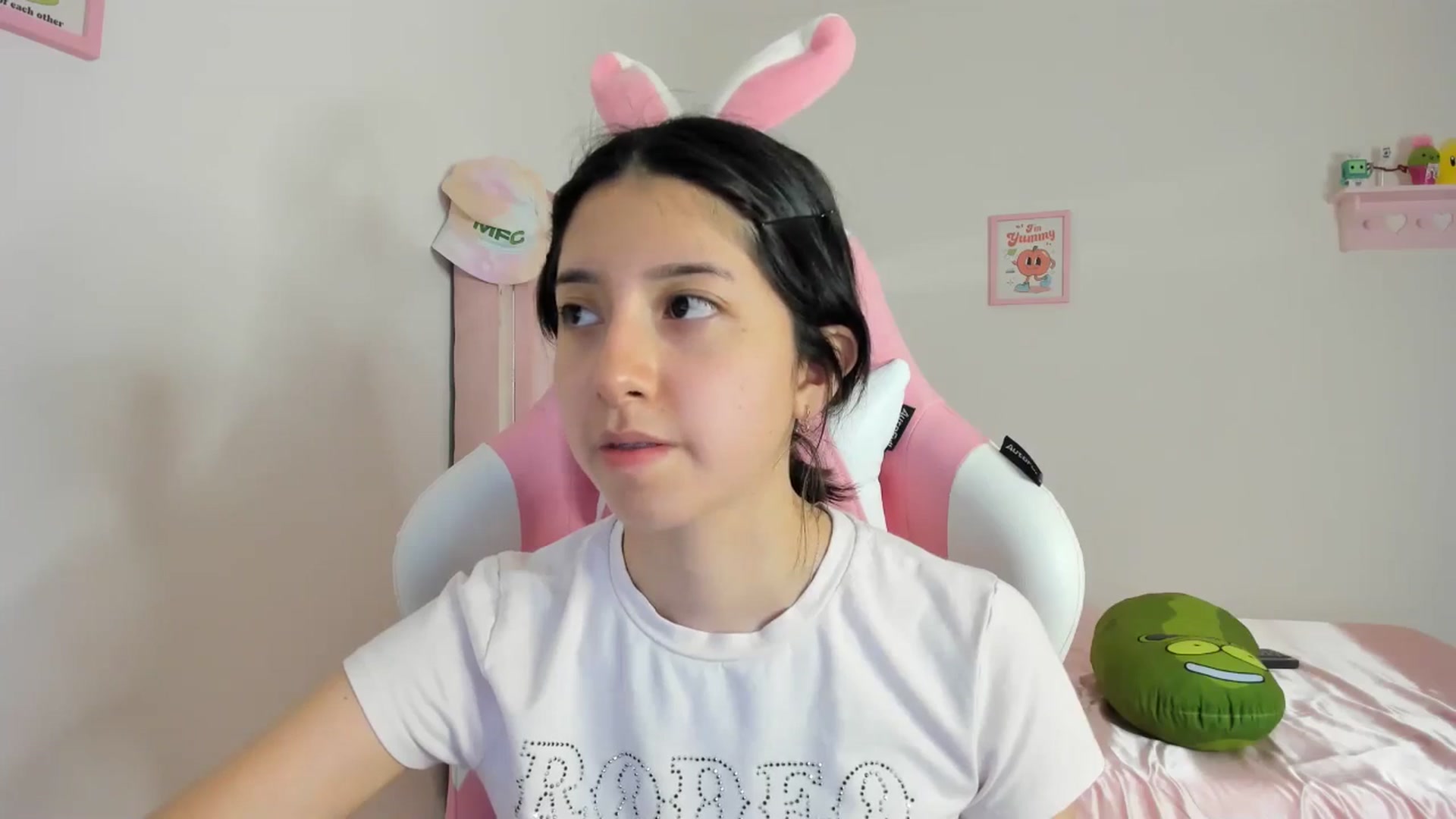 Gallery image thumbnail from Cherrycute666's myfreecams stream on, 04/28/2024, 08:25 image 17 of 20