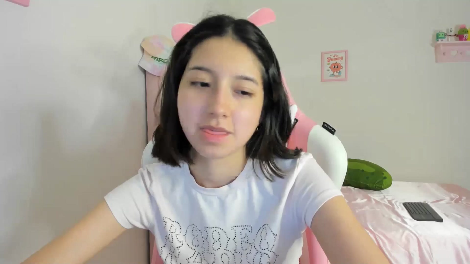 Gallery image thumbnail from Cherrycute666's myfreecams stream on, 04/28/2024, 08:25 image 7 of 20
