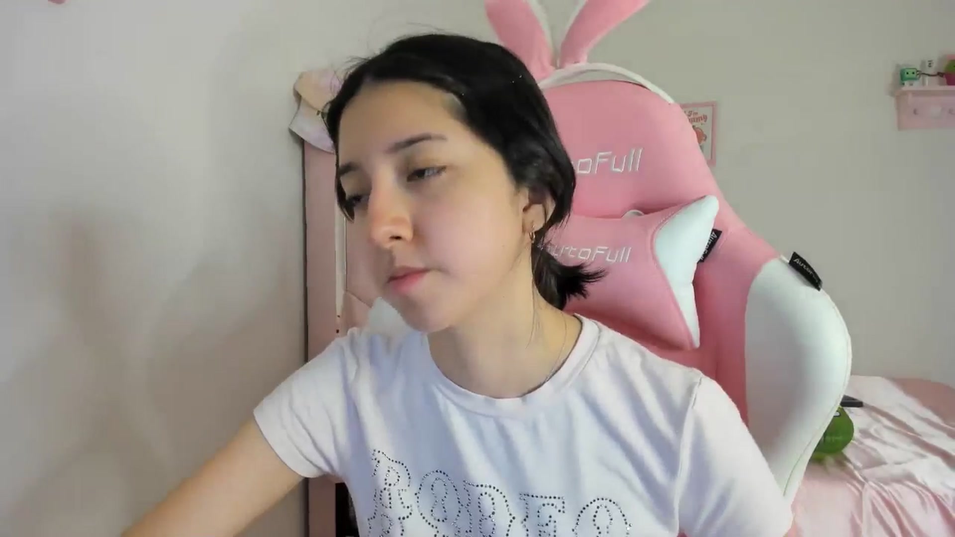 Gallery image thumbnail from Cherrycute666's myfreecams stream on, 04/28/2024, 08:25 image 19 of 20