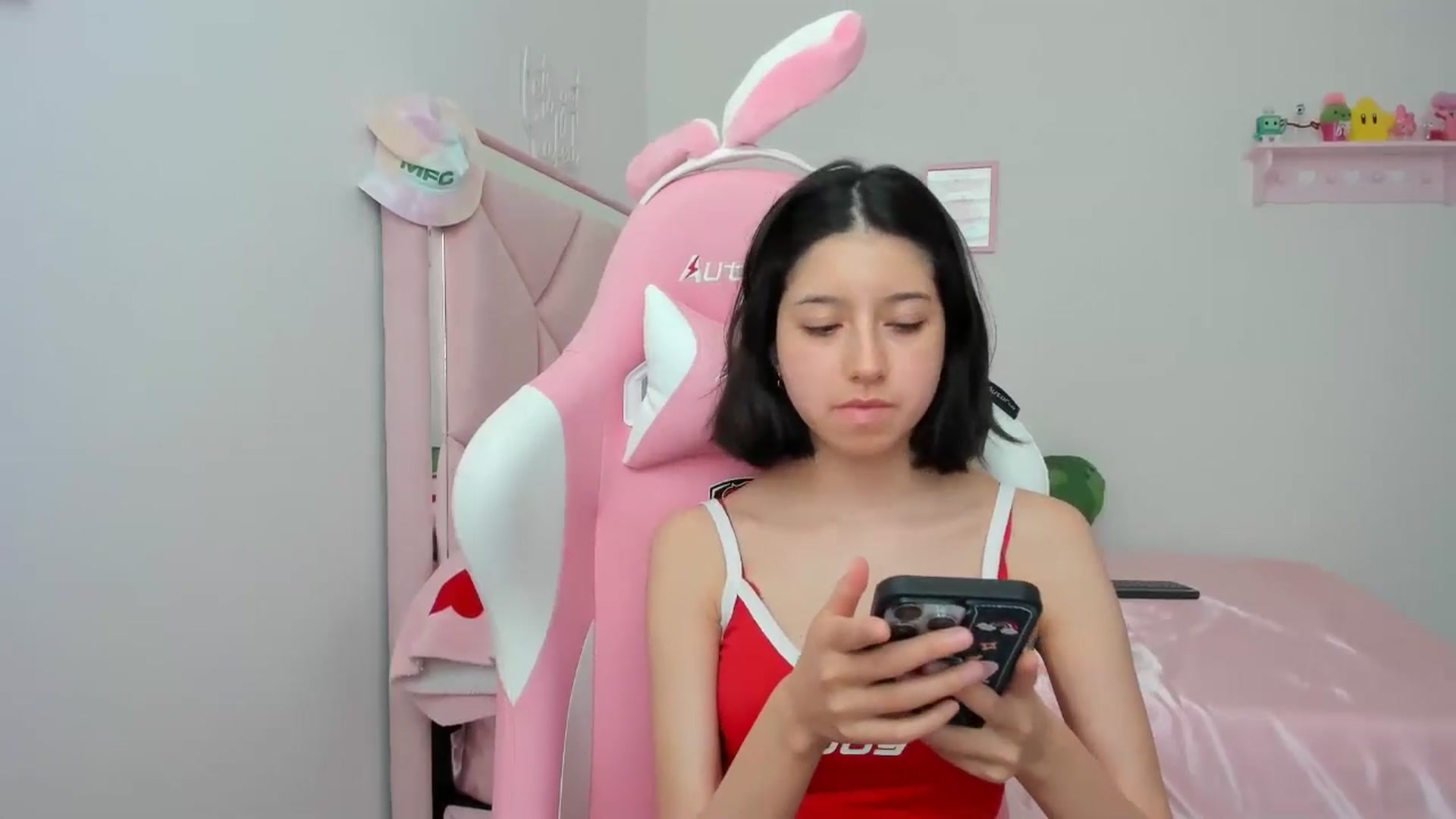 Gallery image thumbnail from Cherrycute666's myfreecams stream on, 04/28/2024, 21:05 image 4 of 20