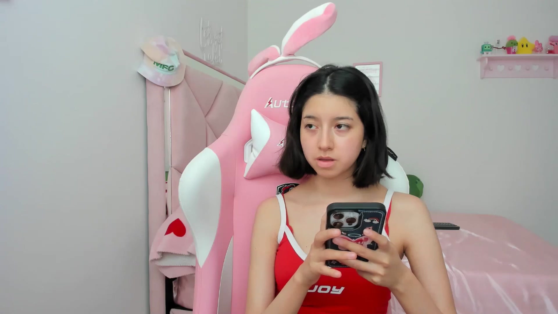 Gallery image thumbnail from Cherrycute666's myfreecams stream on, 04/28/2024, 21:05 image 6 of 20