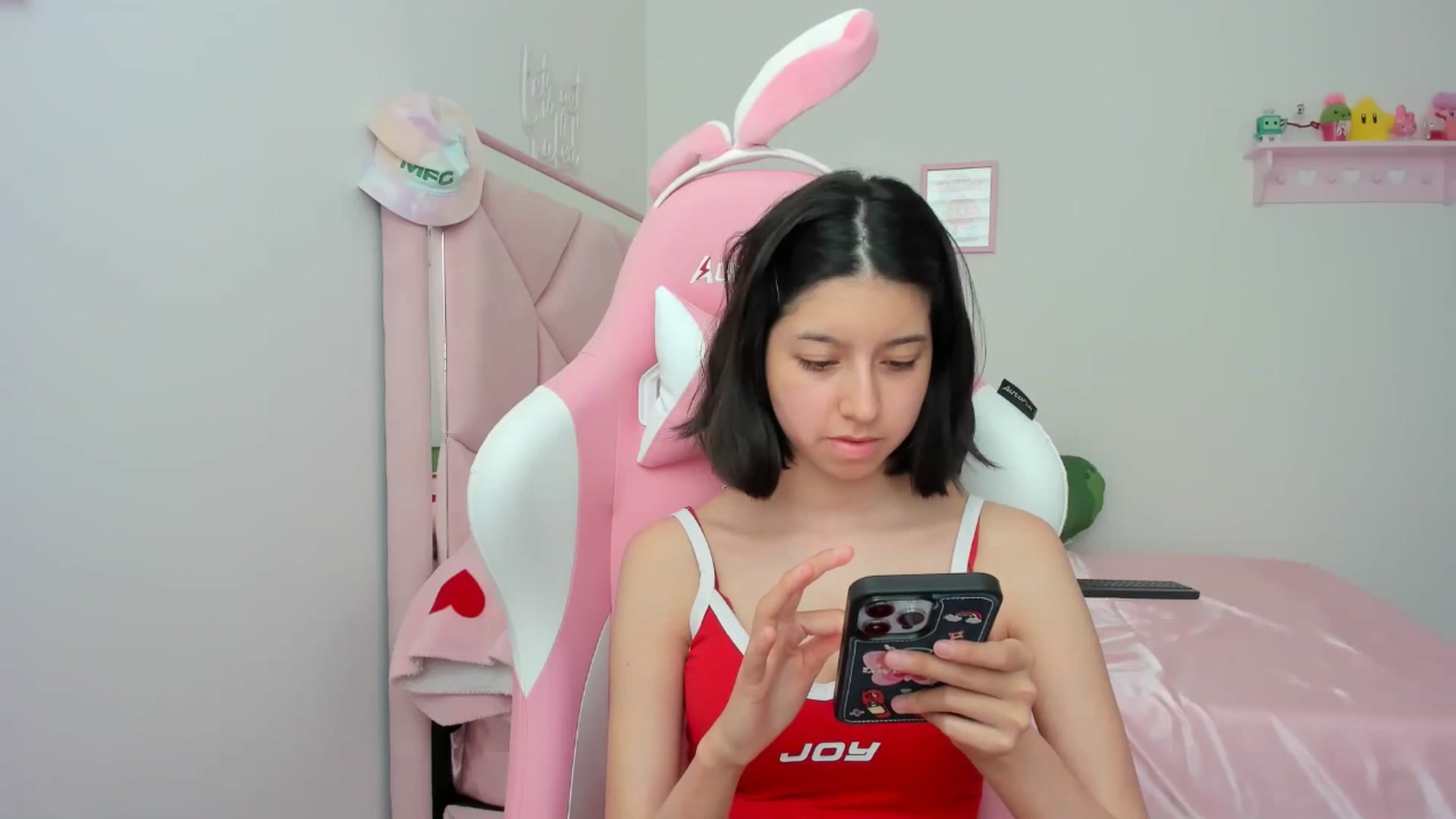 Gallery image thumbnail from Cherrycute666's myfreecams stream on, 04/28/2024, 21:05 image 7 of 20