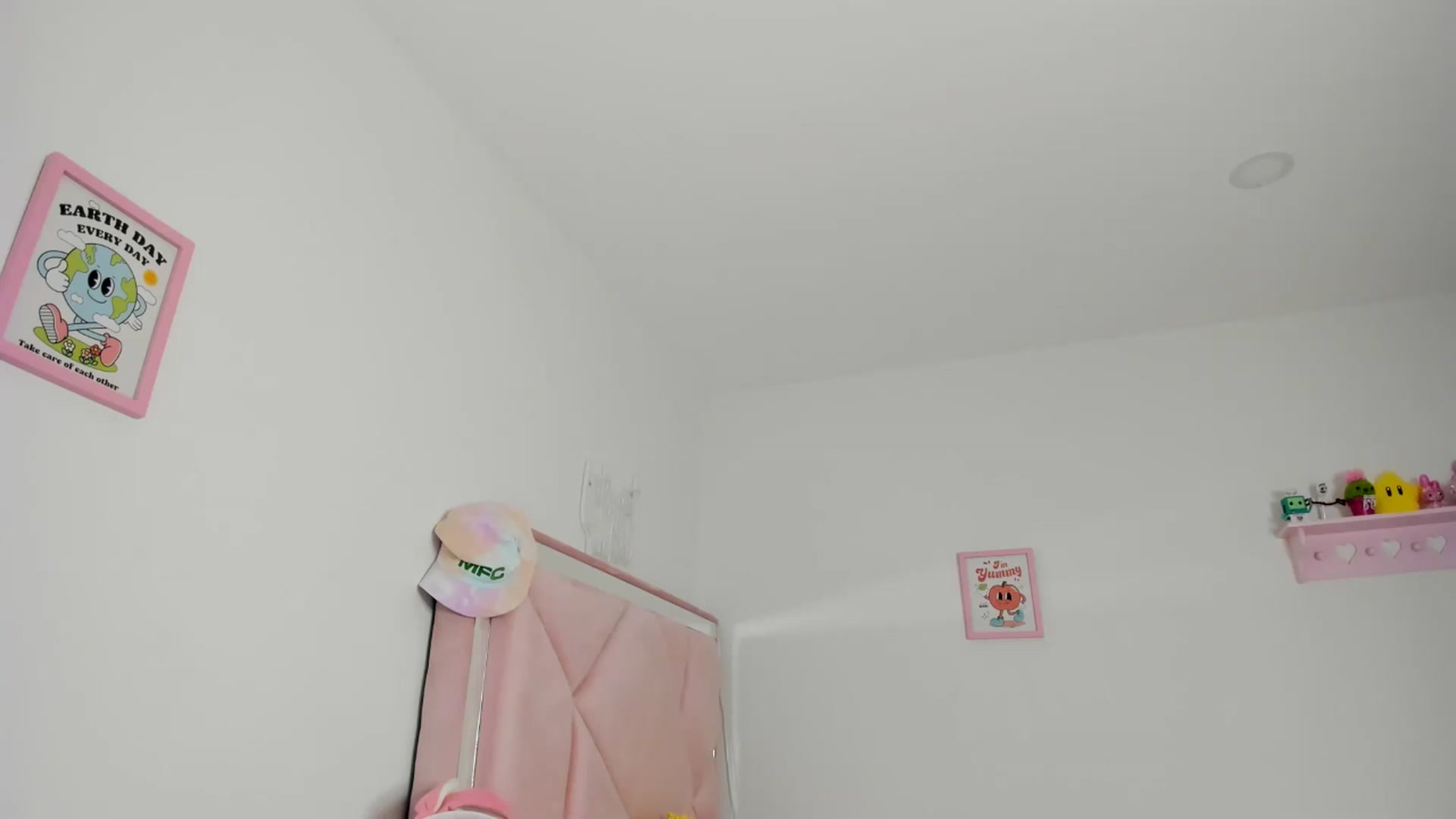 Gallery image thumbnail from Cherrycute666's myfreecams stream on, 04/29/2024, 06:23 image 12 of 20