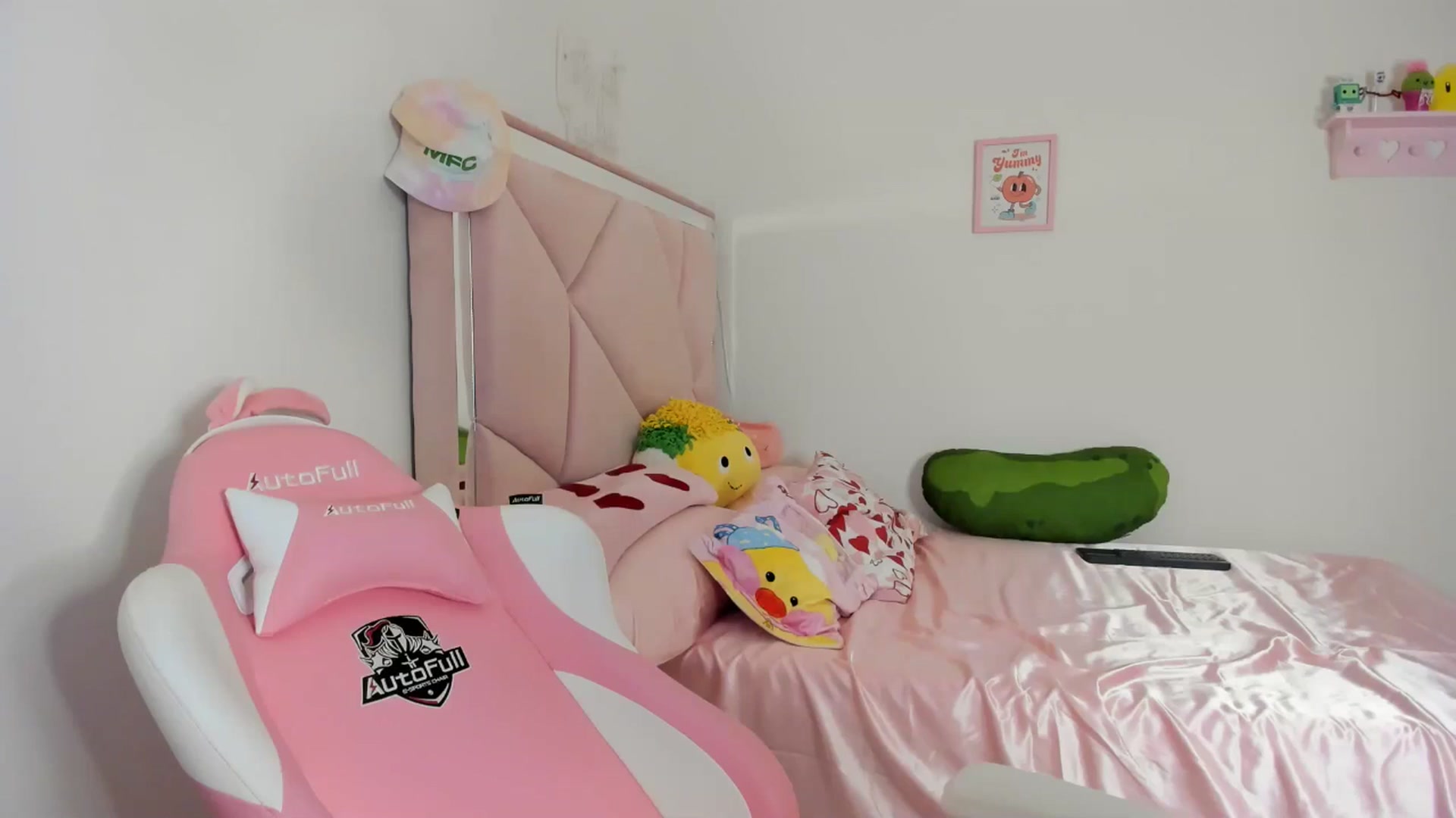 Gallery image thumbnail from Cherrycute666's myfreecams stream on, 04/29/2024, 06:23 image 11 of 20