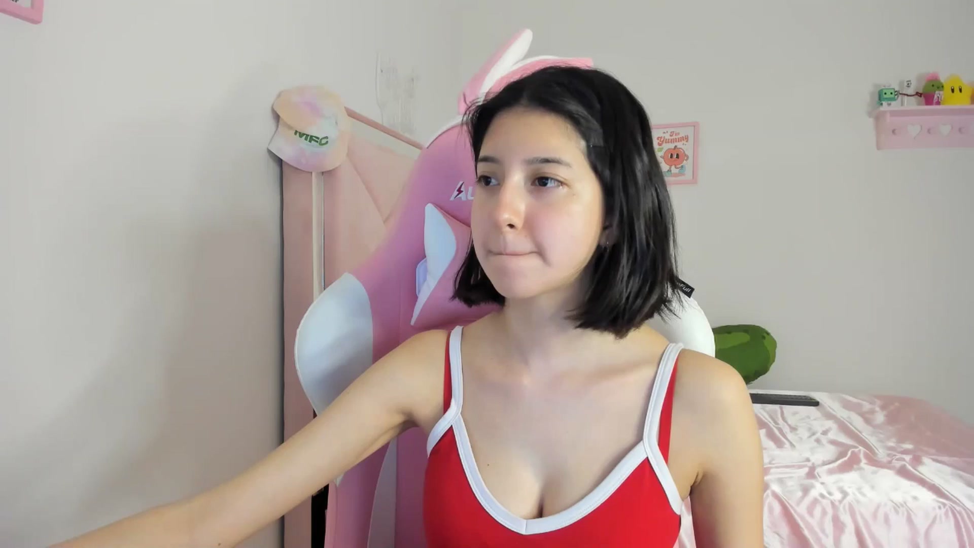 Gallery image thumbnail from Cherrycute666's myfreecams stream on, 04/29/2024, 06:37 image 14 of 20