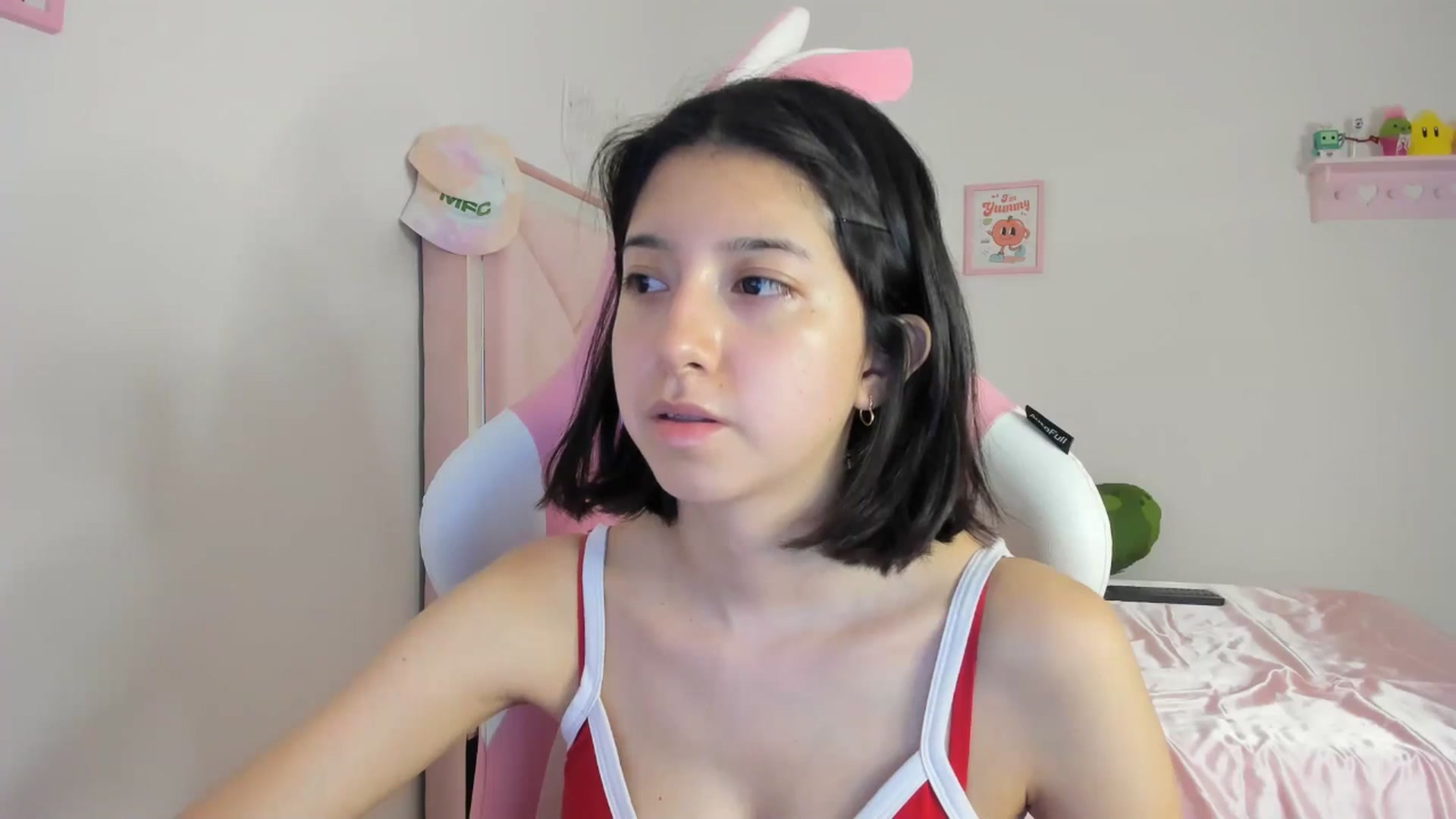 Gallery image thumbnail from Cherrycute666's myfreecams stream on, 04/29/2024, 07:35 image 2 of 20