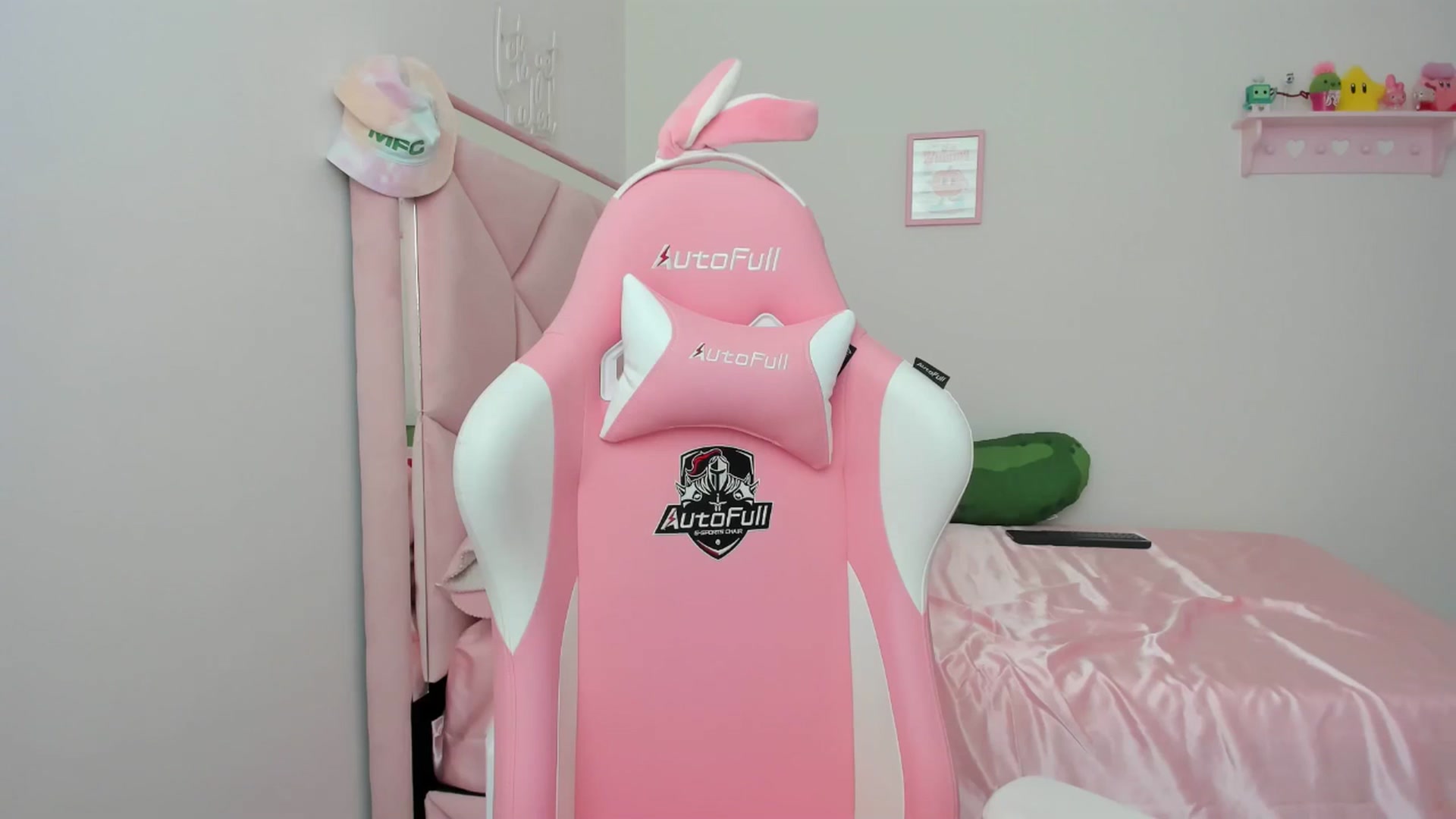 Gallery image thumbnail from Cherrycute666's myfreecams stream on, 04/29/2024, 19:26 image 10 of 20