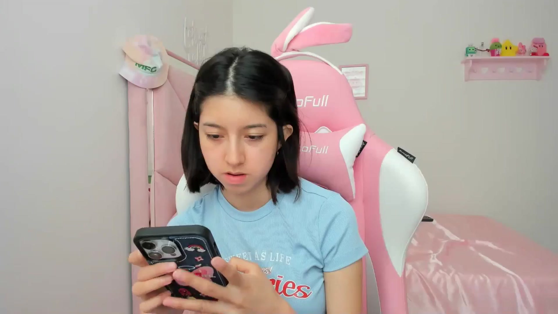 Gallery image thumbnail from Cherrycute666's myfreecams stream on, 04/29/2024, 19:26 image 19 of 20