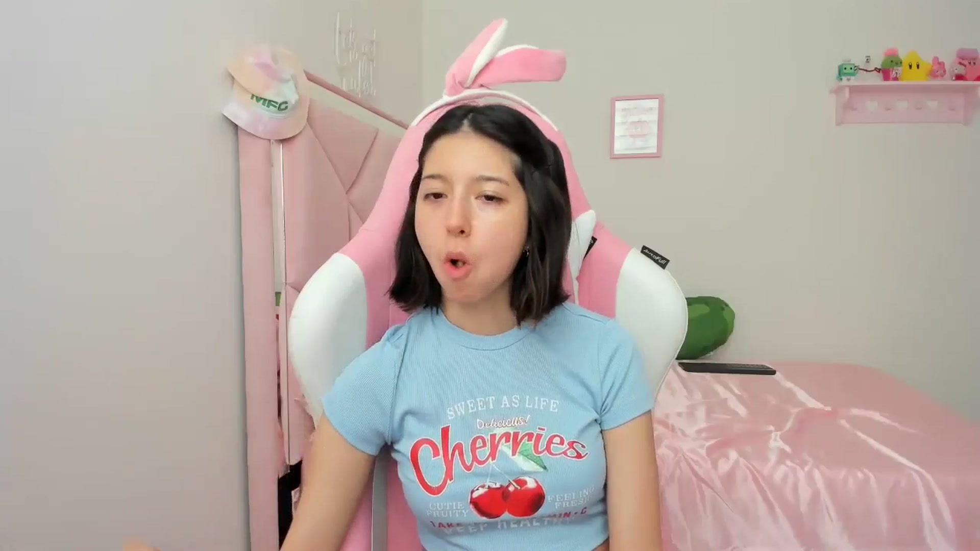 Gallery image thumbnail from Cherrycute666's myfreecams stream on, 04/29/2024, 19:26 image 3 of 20