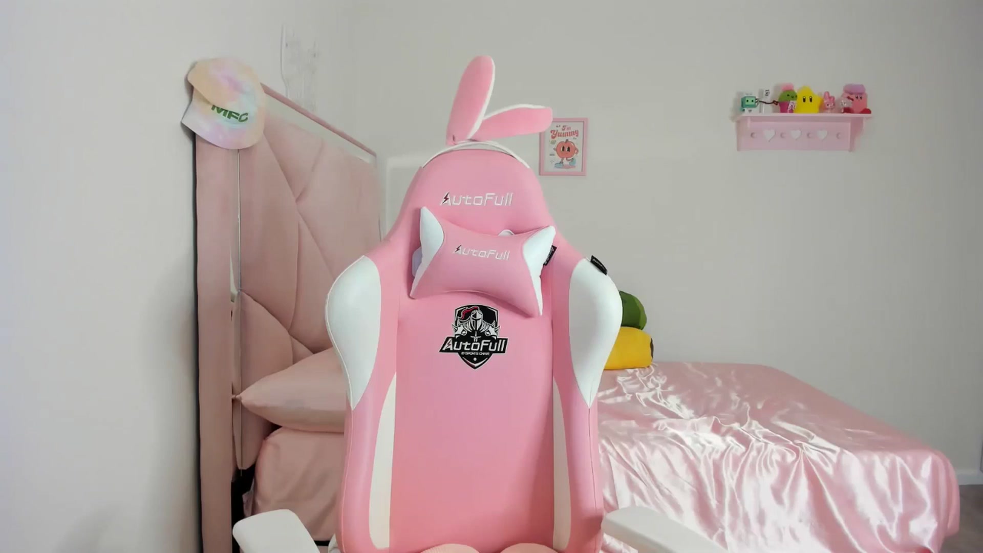 Gallery image thumbnail from Cherrycute666's myfreecams stream on, 04/30/2024, 05:58 image 17 of 20