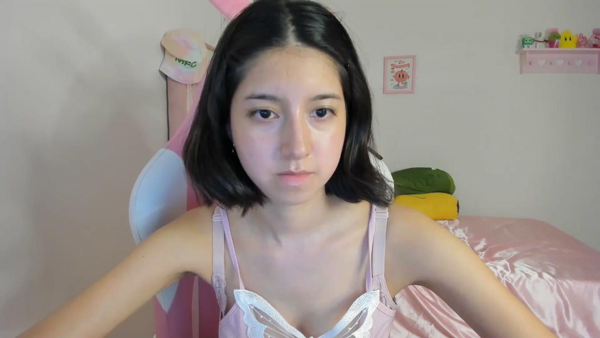 Gallery image thumbnail from Cherrycute666's myfreecams stream on, 05/01/2024, 01:28 image 14 of 20