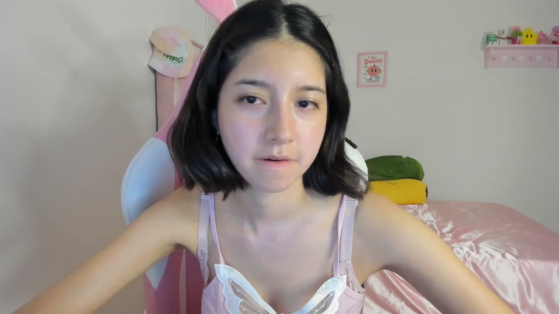 Gallery image thumbnail from Cherrycute666's myfreecams stream on, 05/01/2024, 01:28 image 13 of 20