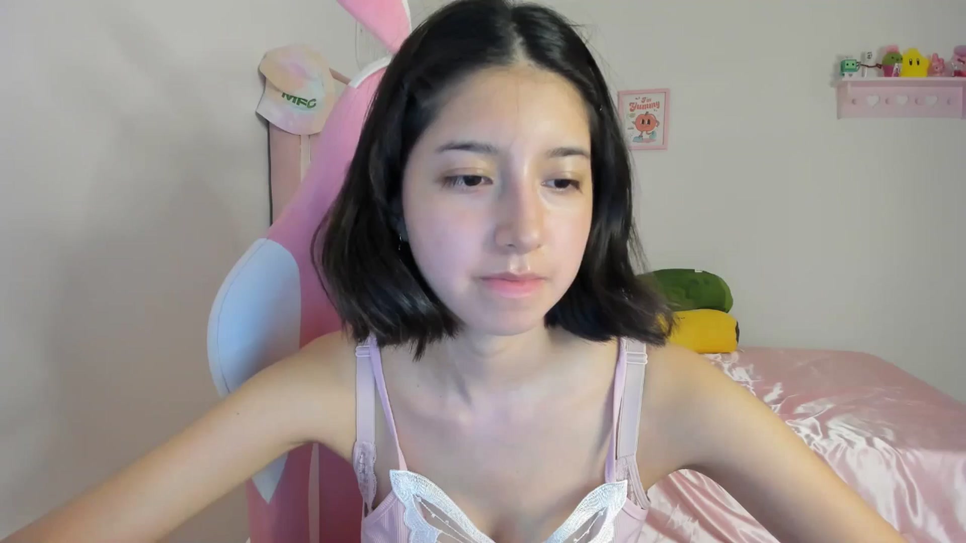 Gallery image thumbnail from Cherrycute666's myfreecams stream on, 05/01/2024, 01:28 image 15 of 20