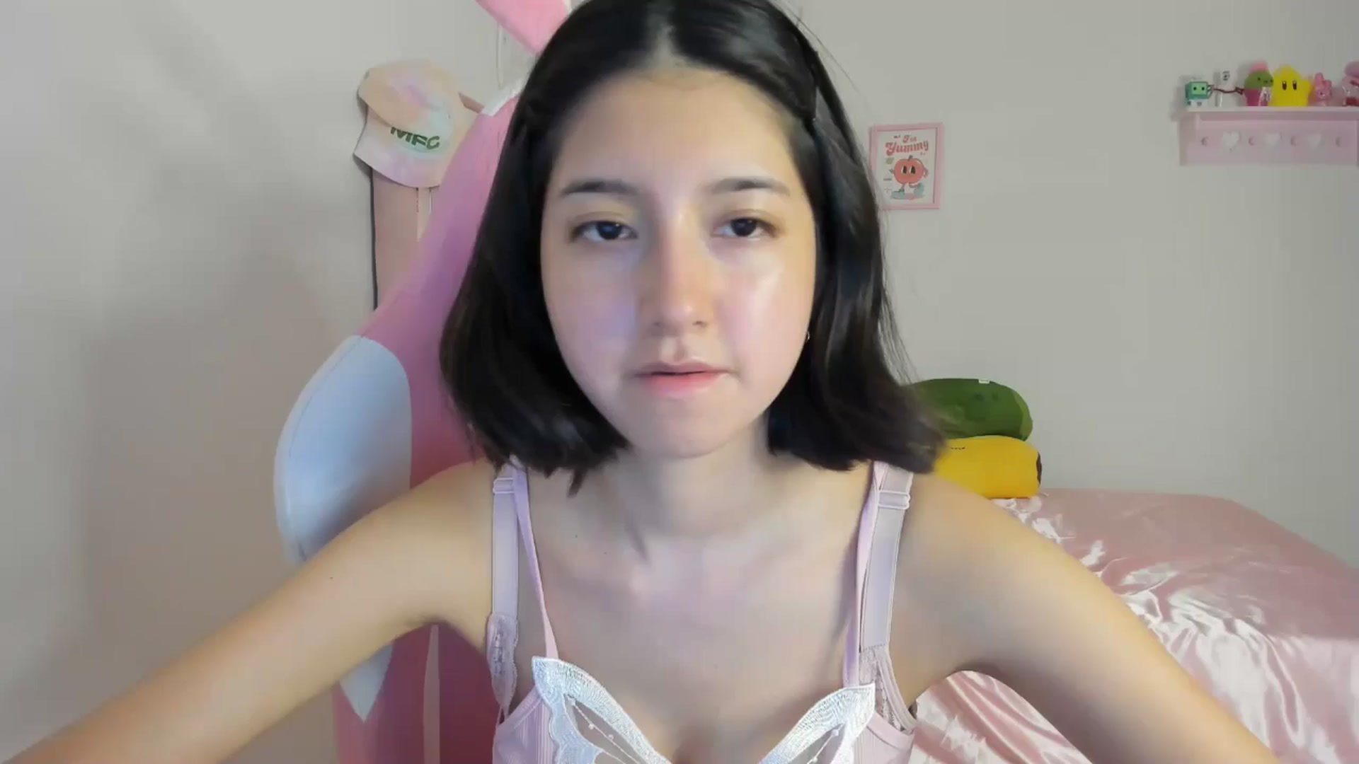 Gallery image thumbnail from Cherrycute666's myfreecams stream on, 05/01/2024, 01:28 image 12 of 20