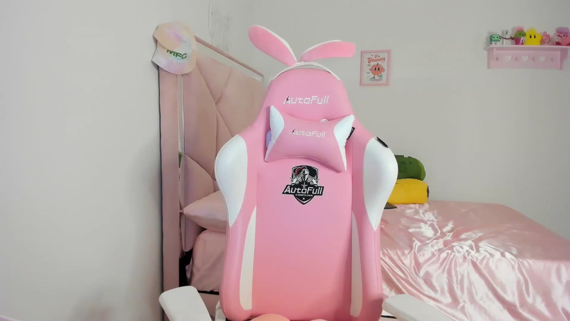 Gallery image thumbnail from Cherrycute666's myfreecams stream on, 05/01/2024, 05:33 image 2 of 20