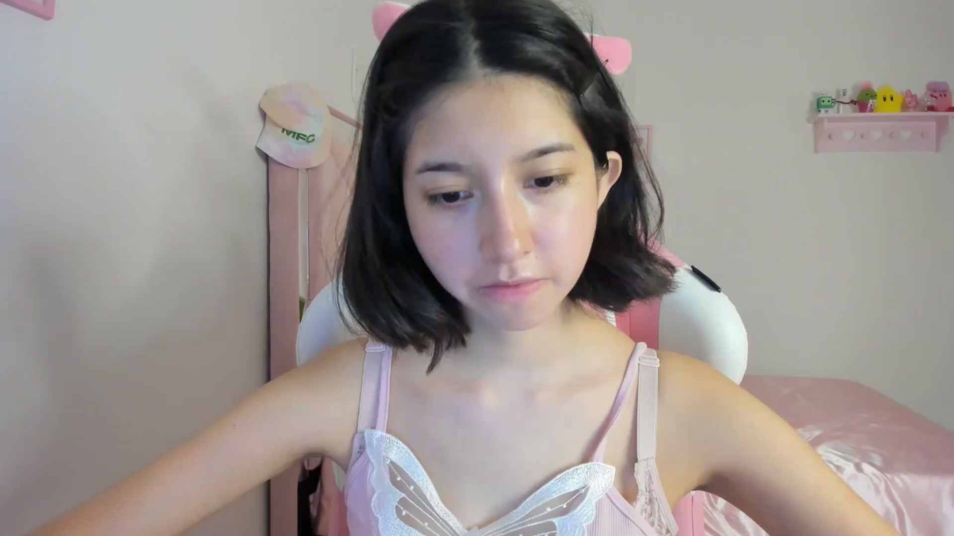 Gallery image thumbnail from Cherrycute666's myfreecams stream on, 05/01/2024, 05:33 image 17 of 20