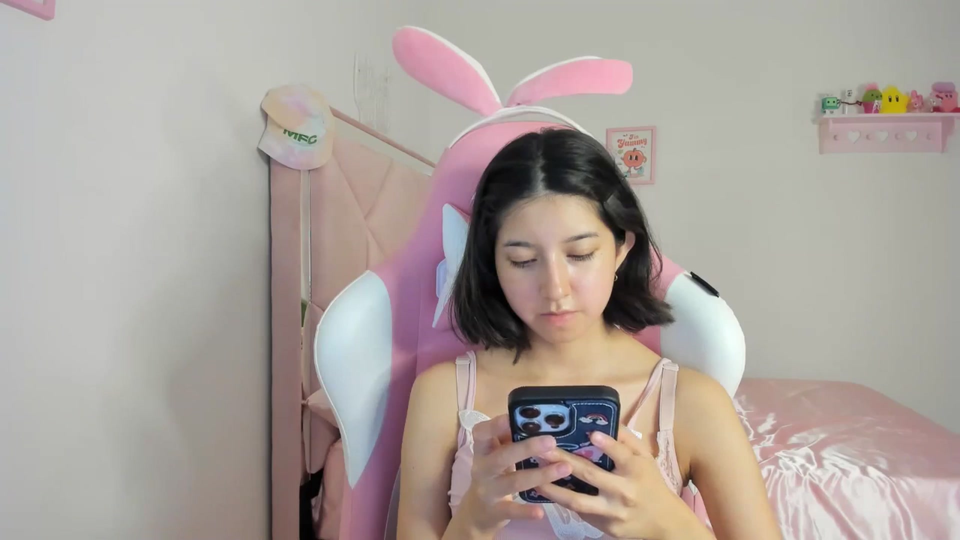 Gallery image thumbnail from Cherrycute666's myfreecams stream on, 05/01/2024, 05:33 image 20 of 20