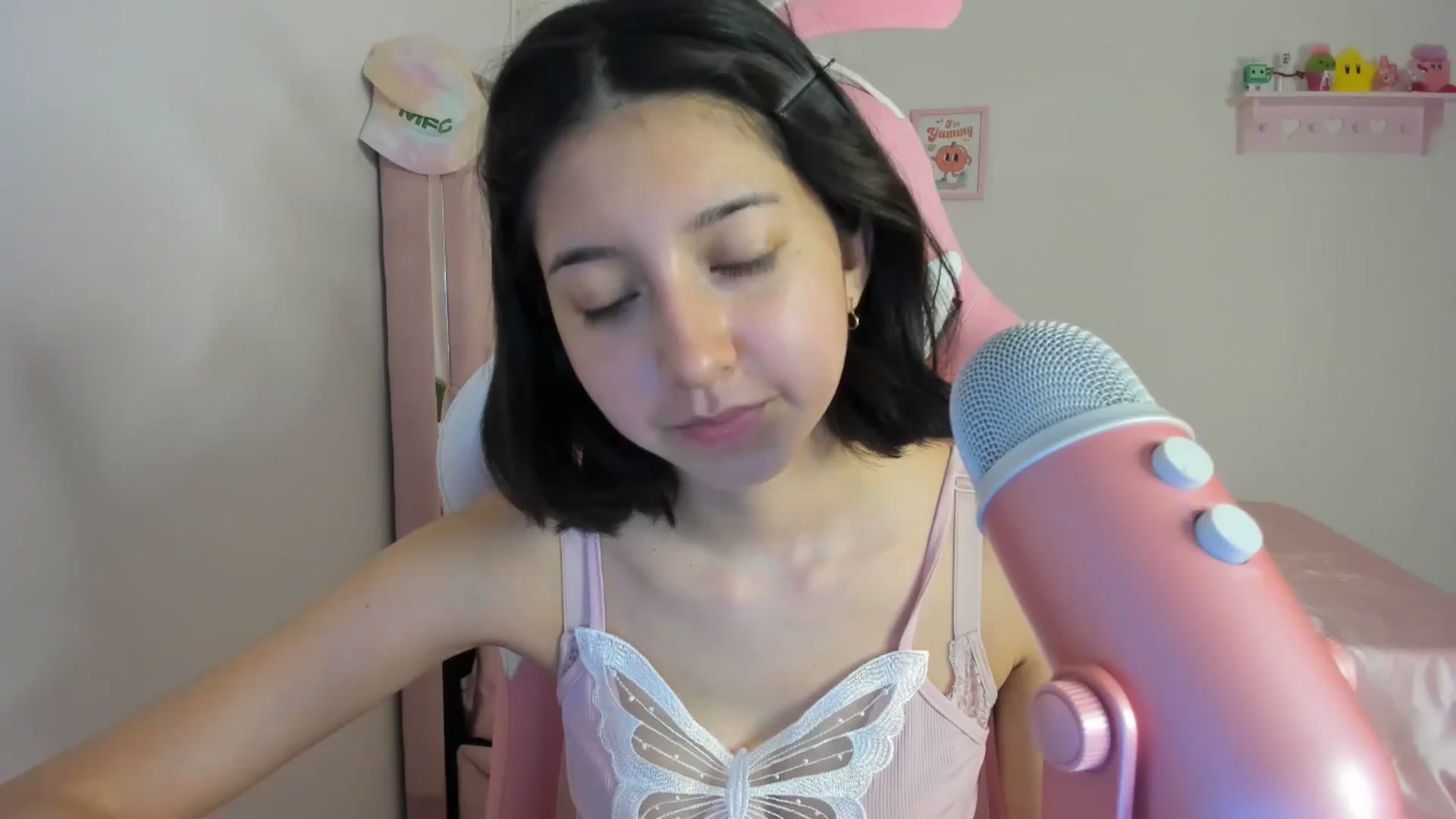 Gallery image thumbnail from Cherrycute666's myfreecams stream on, 05/01/2024, 05:33 image 6 of 20