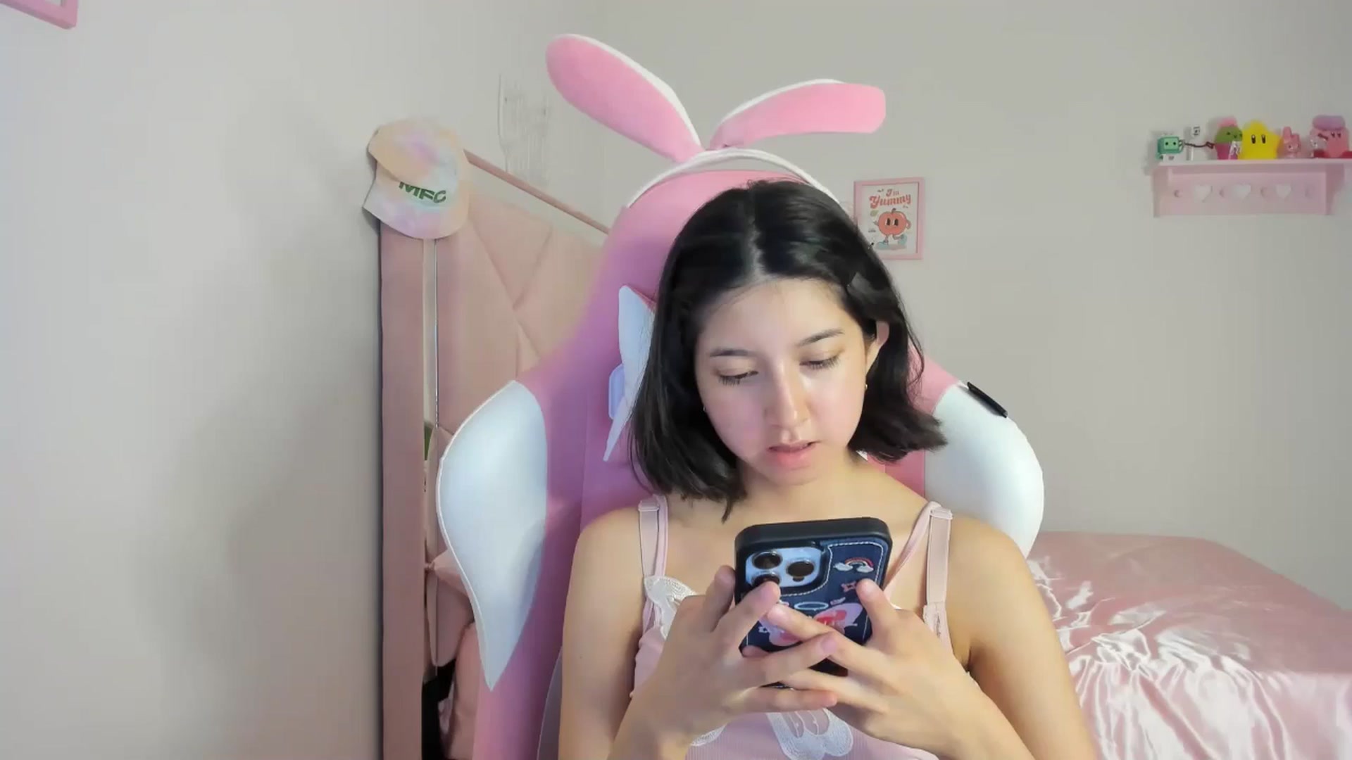 Gallery image thumbnail from Cherrycute666's myfreecams stream on, 05/01/2024, 05:33 image 19 of 20