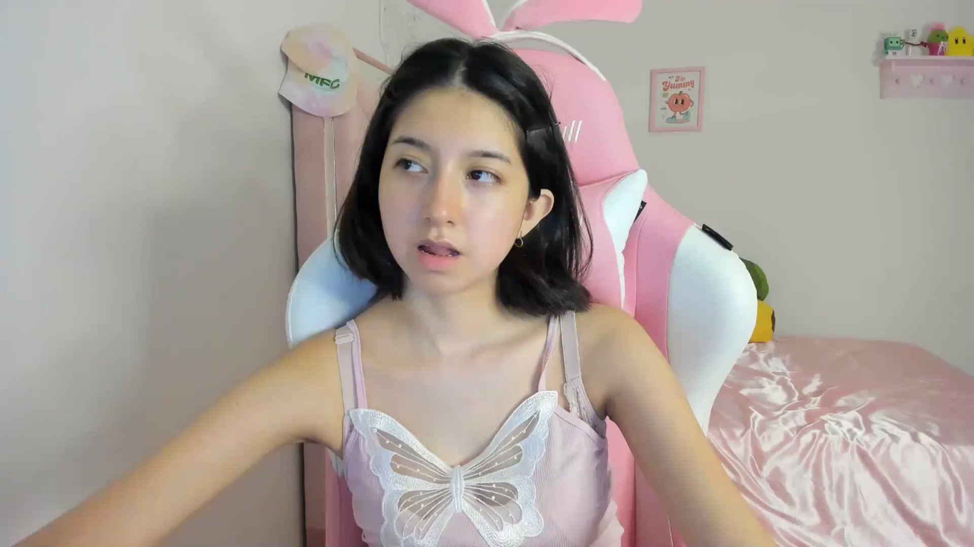 Gallery image thumbnail from Cherrycute666's myfreecams stream on, 05/01/2024, 05:33 image 12 of 20