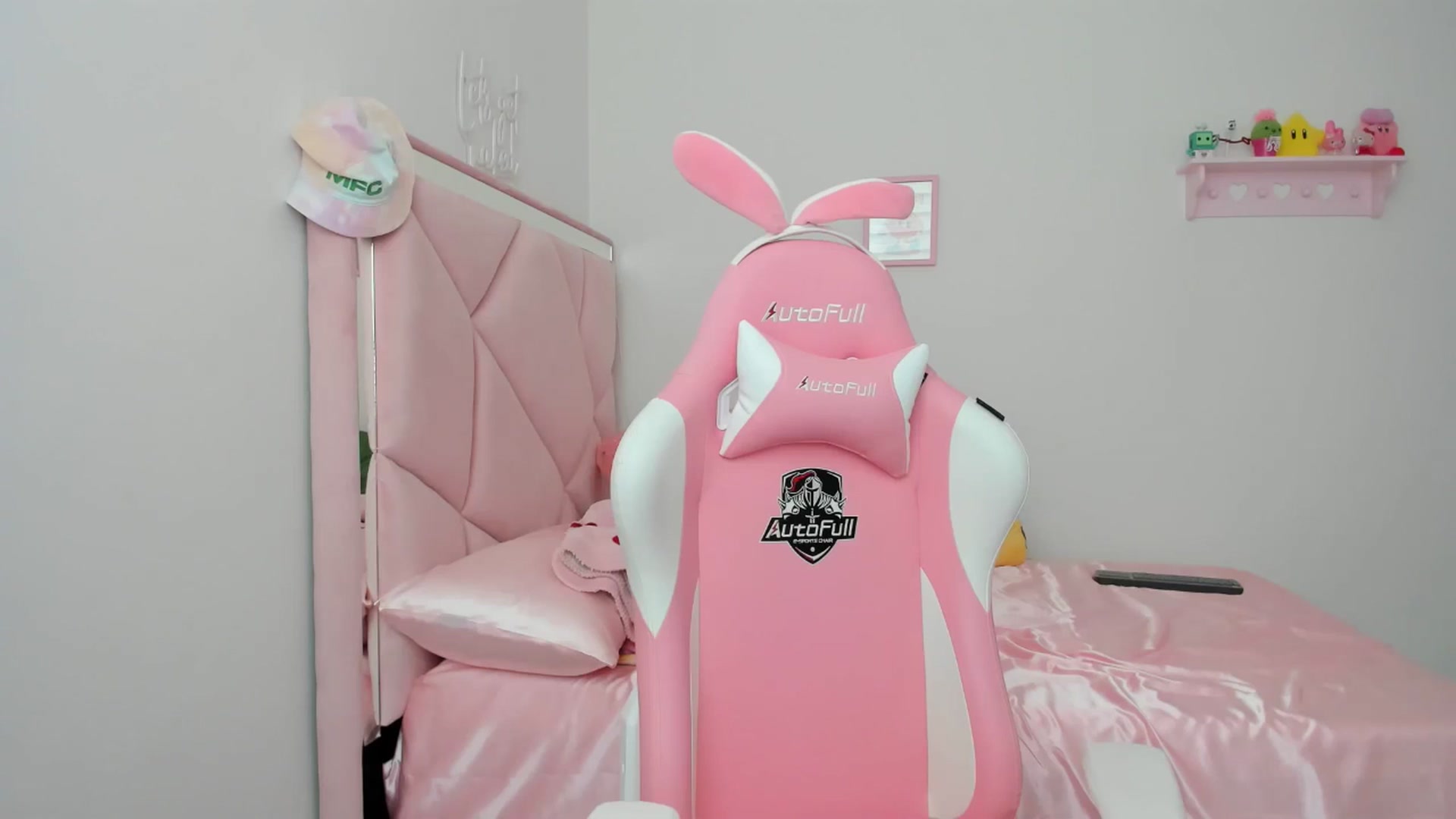 Gallery image thumbnail from Cherrycute666's myfreecams stream on, 05/01/2024, 20:05 image 12 of 20